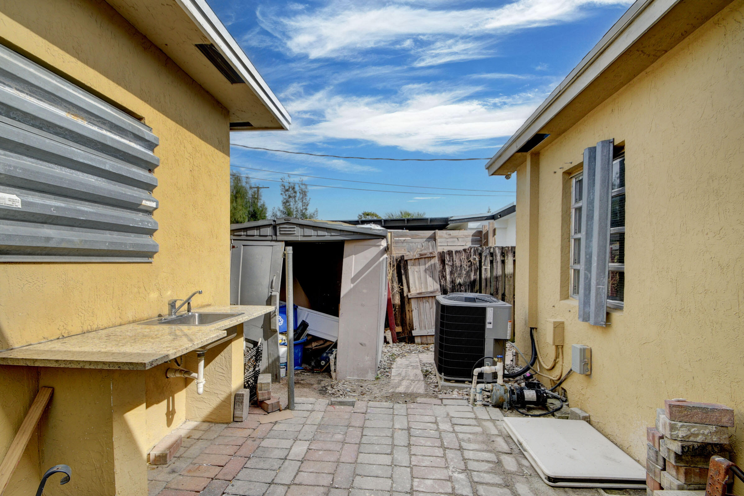 LANTANA AMNDED PLAT IN - Residential Lease