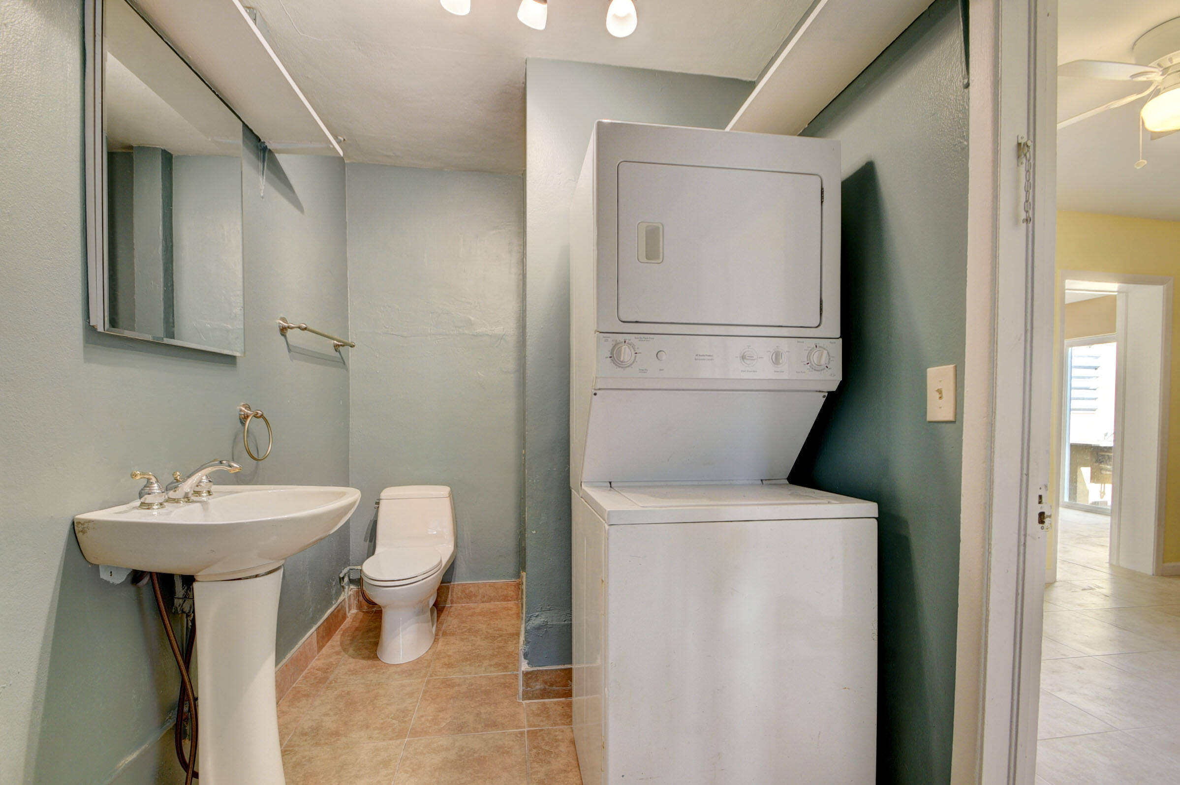 LANTANA AMNDED PLAT IN - Residential Lease