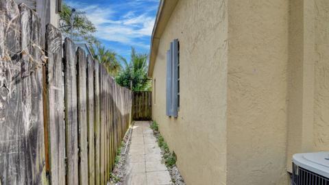 LANTANA AMNDED PLAT IN - Residential Lease