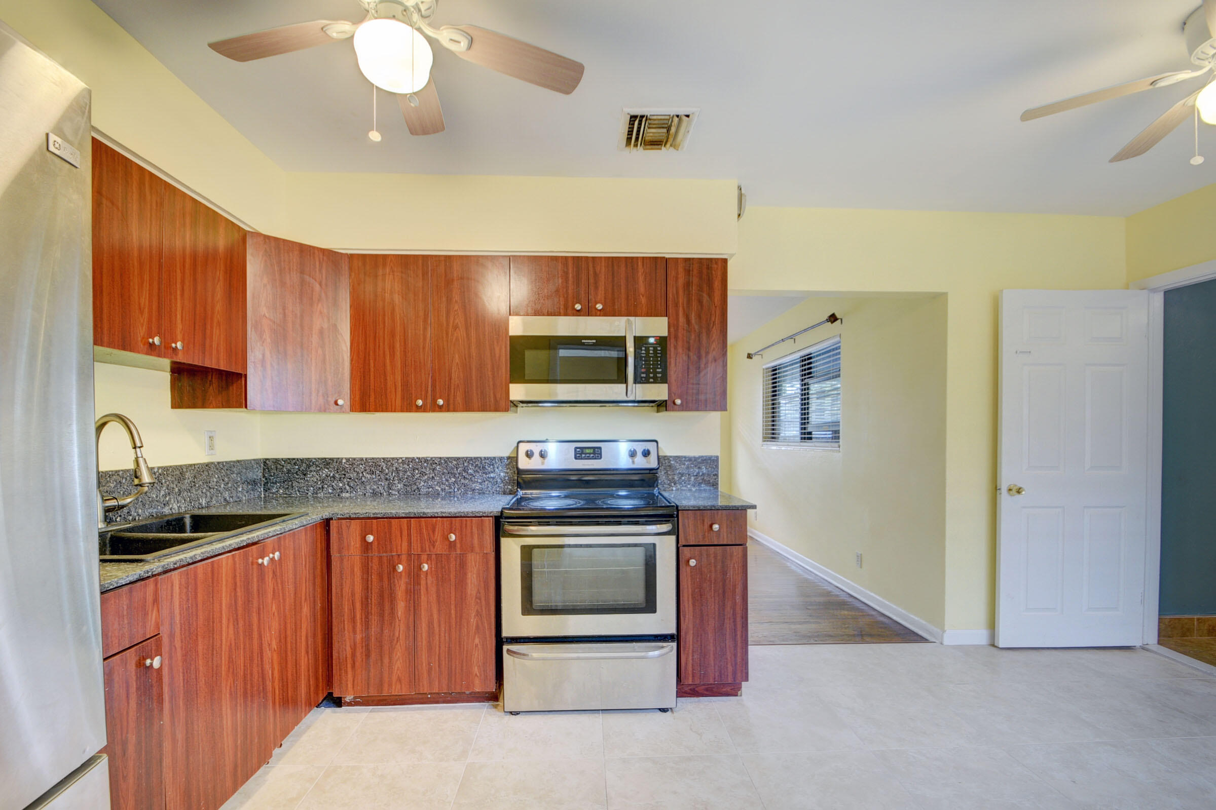 LANTANA AMNDED PLAT IN - Residential Lease