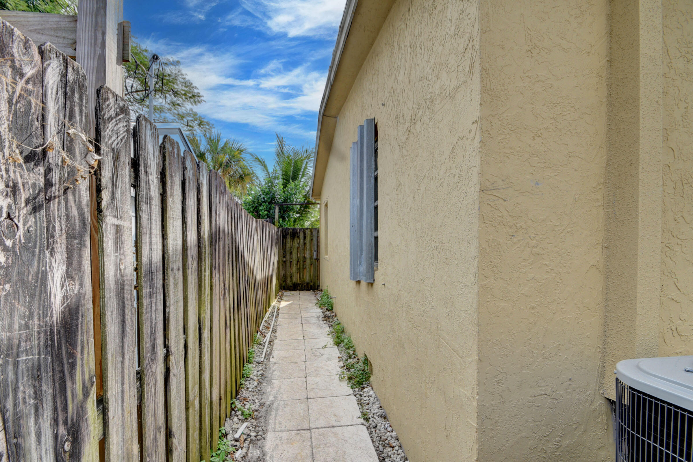 LANTANA AMNDED PLAT IN - Residential Lease