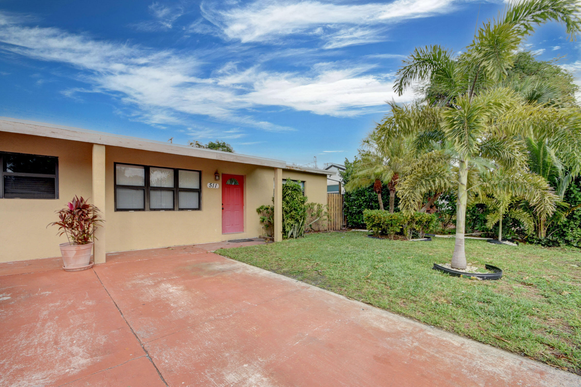 Charming 3-bedroom, 2-bath single-family residence in the heart of Lantana! Offering 1,022 square feet of comfortable living space, this well-maintained home features tile flooring throughout, central A/C, an in-unit washer and dryer, and a spacious driveway with parking for up to four vehicles. Enjoy the freedom of no HOA and bring your pets—there are no pet restrictions! Conveniently located near shopping, dining, schools, beaches, and major highways, this home is ready for immediate occupancy.