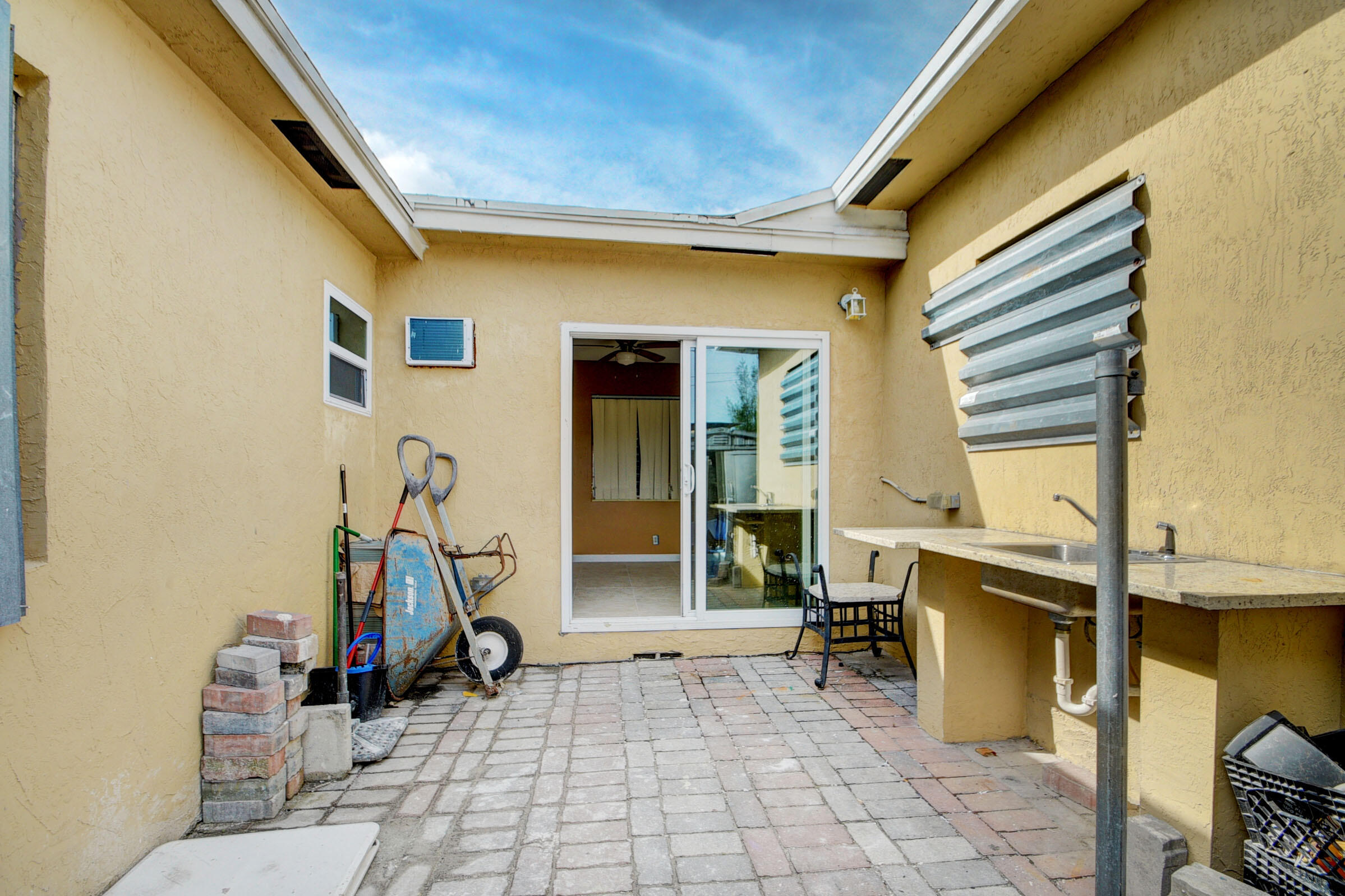 LANTANA AMNDED PLAT IN - Residential Lease