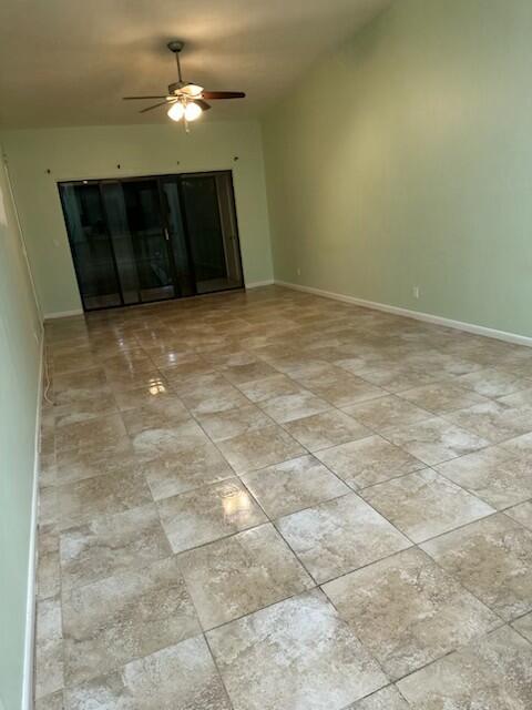 Ready to move in 3/2 unit