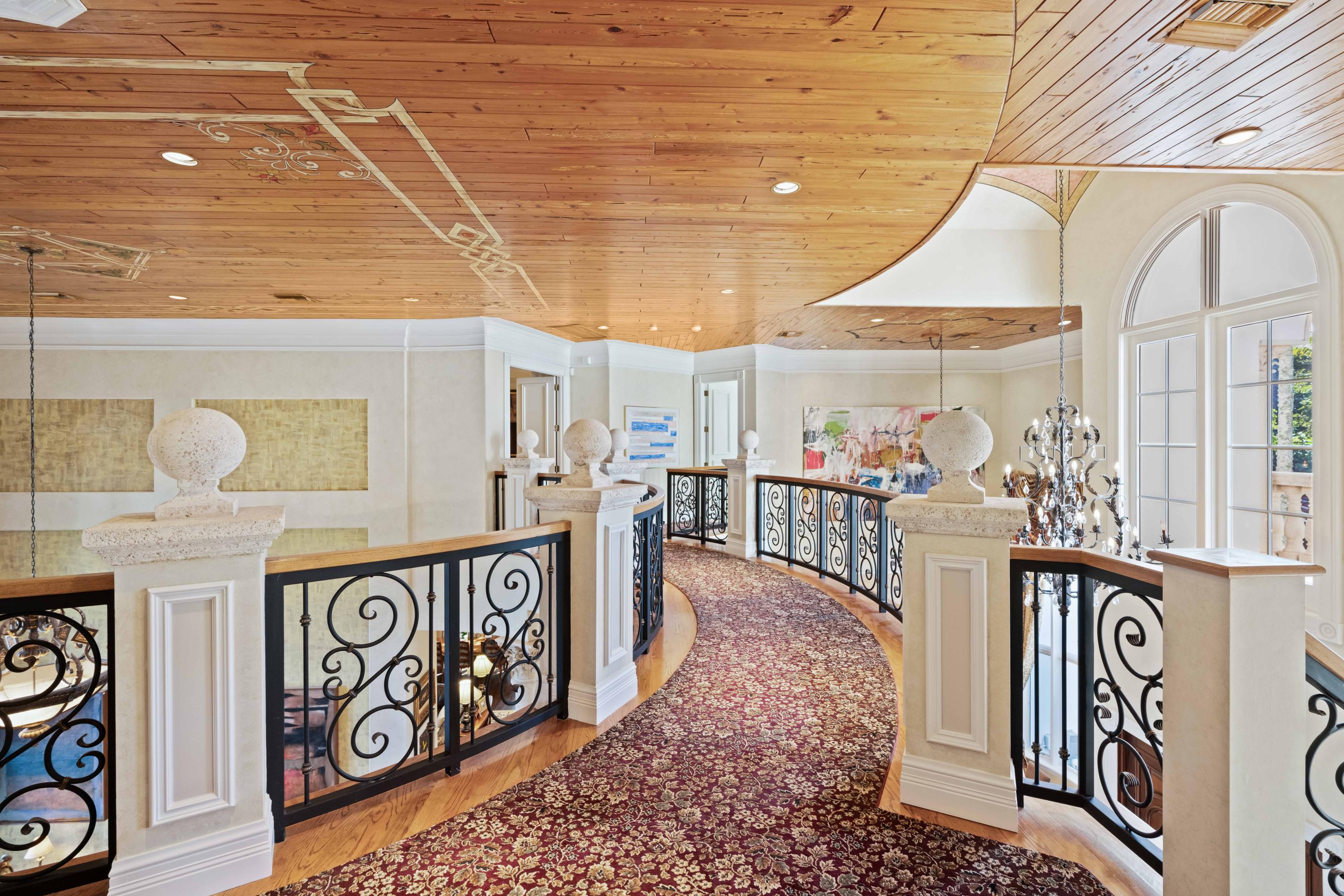 ADMIRALS COVE - Residential