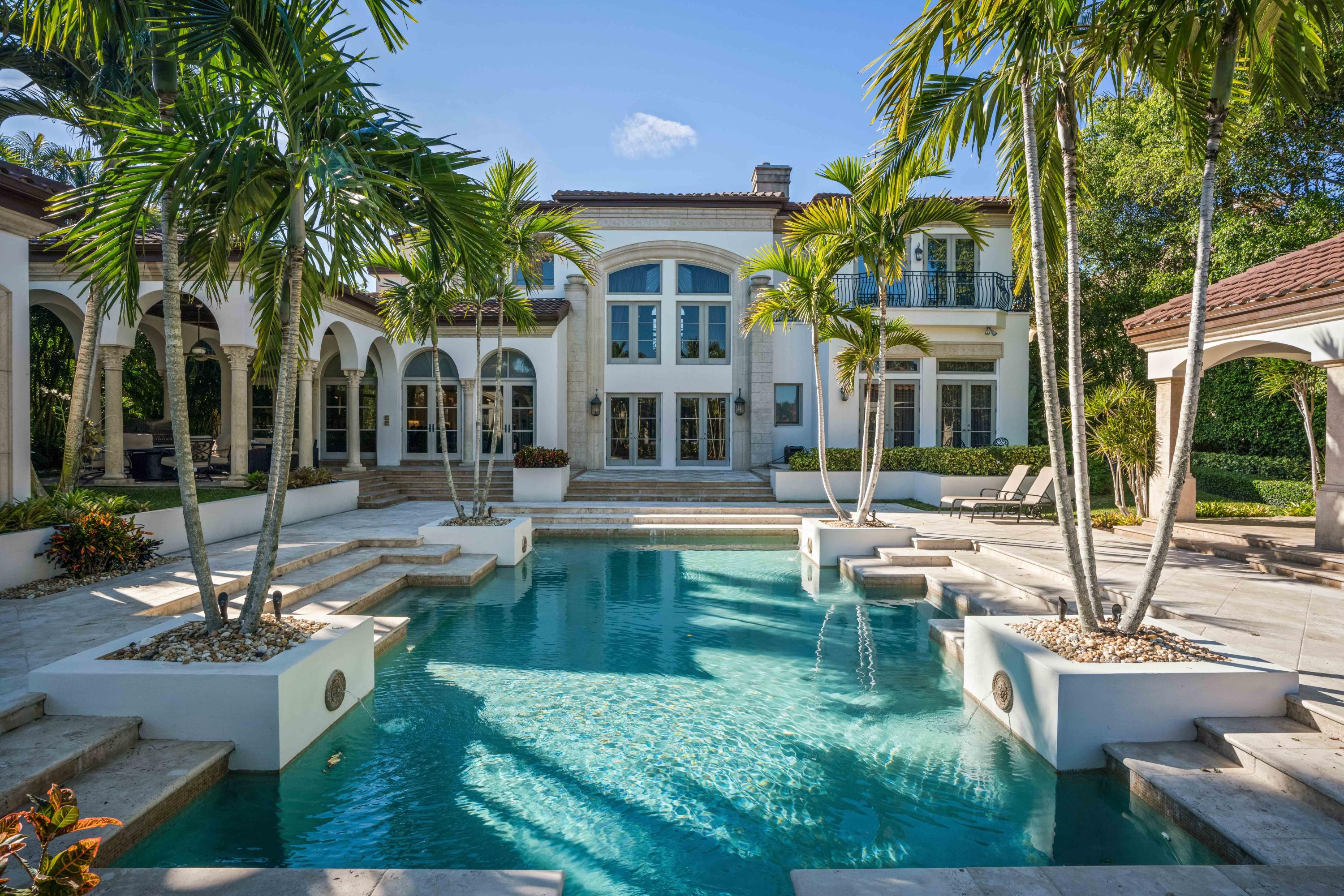 ADMIRALS COVE - Residential