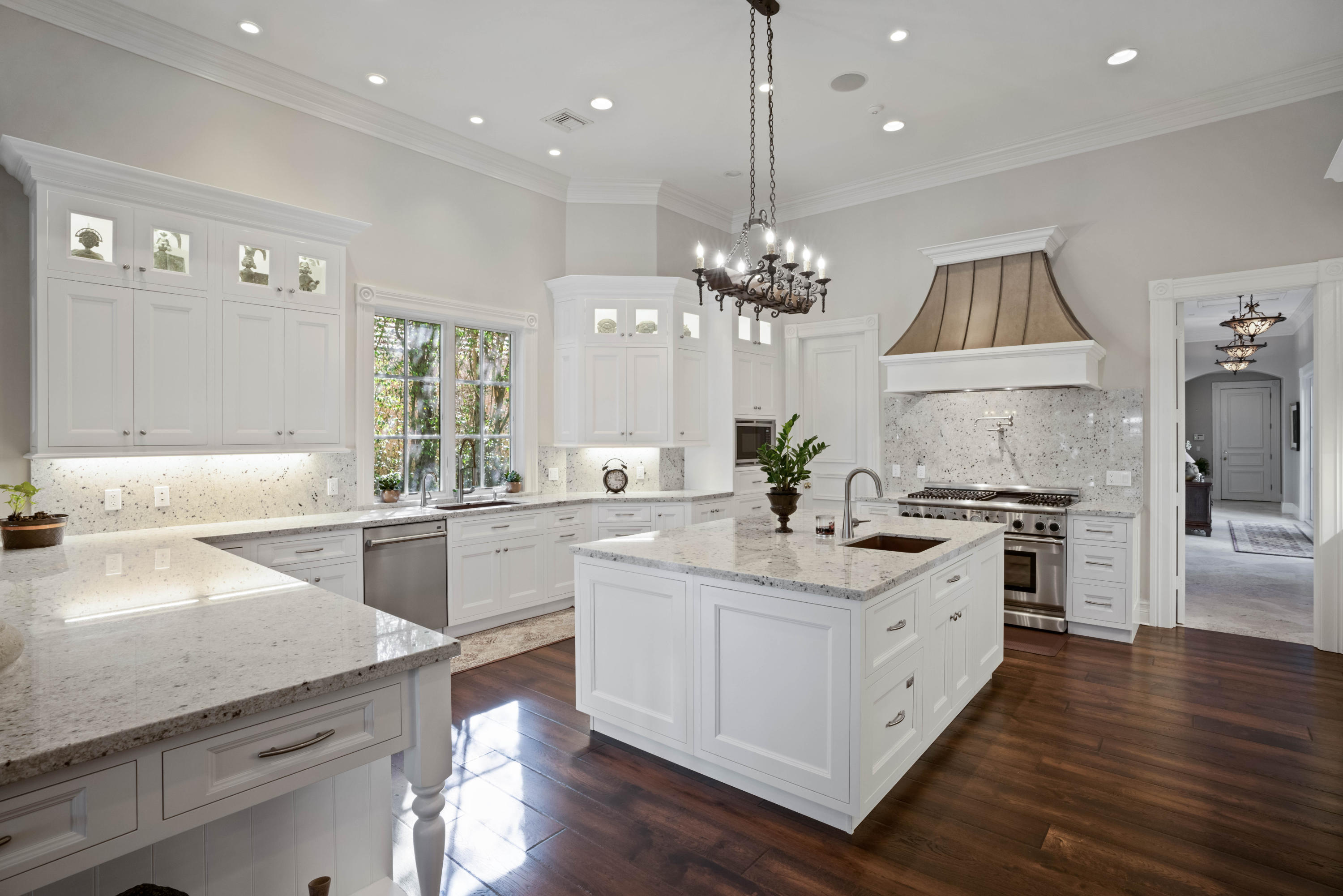 ADMIRALS COVE - Residential