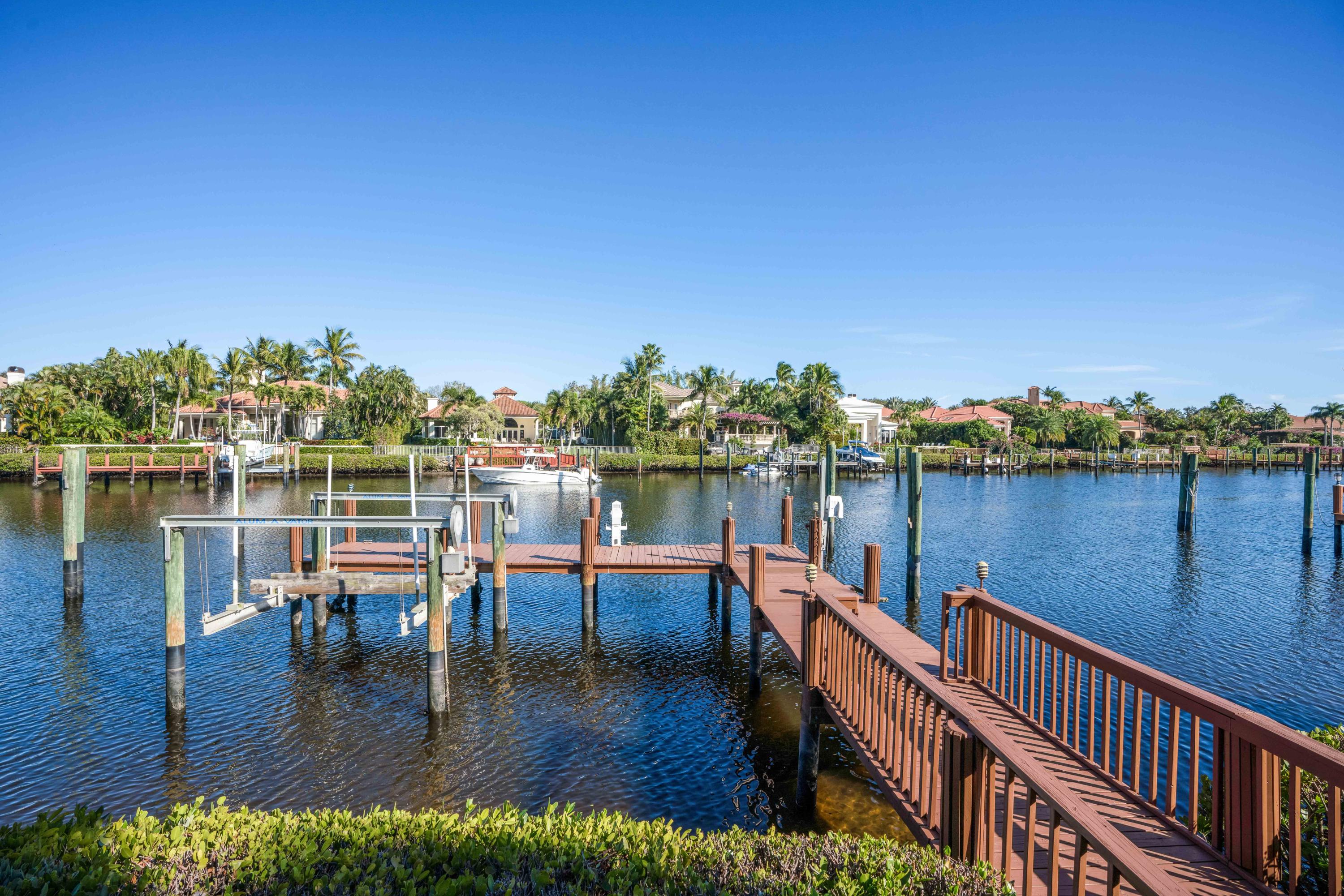 ADMIRALS COVE - Residential