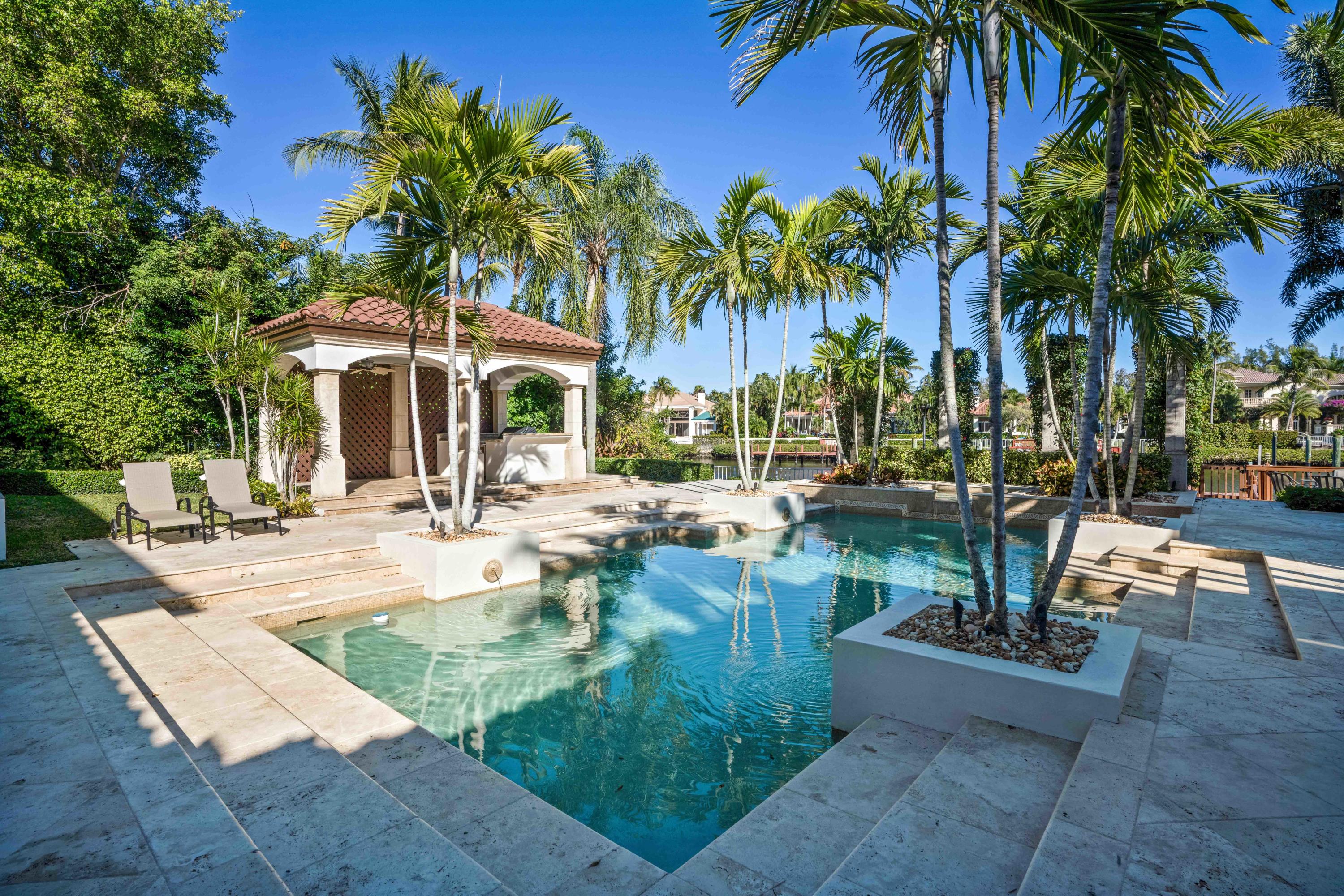 ADMIRALS COVE - Residential