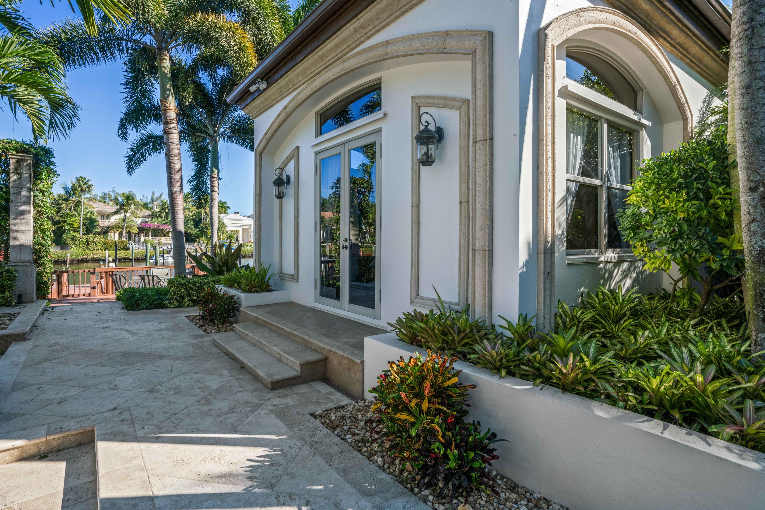 ADMIRALS COVE - Residential