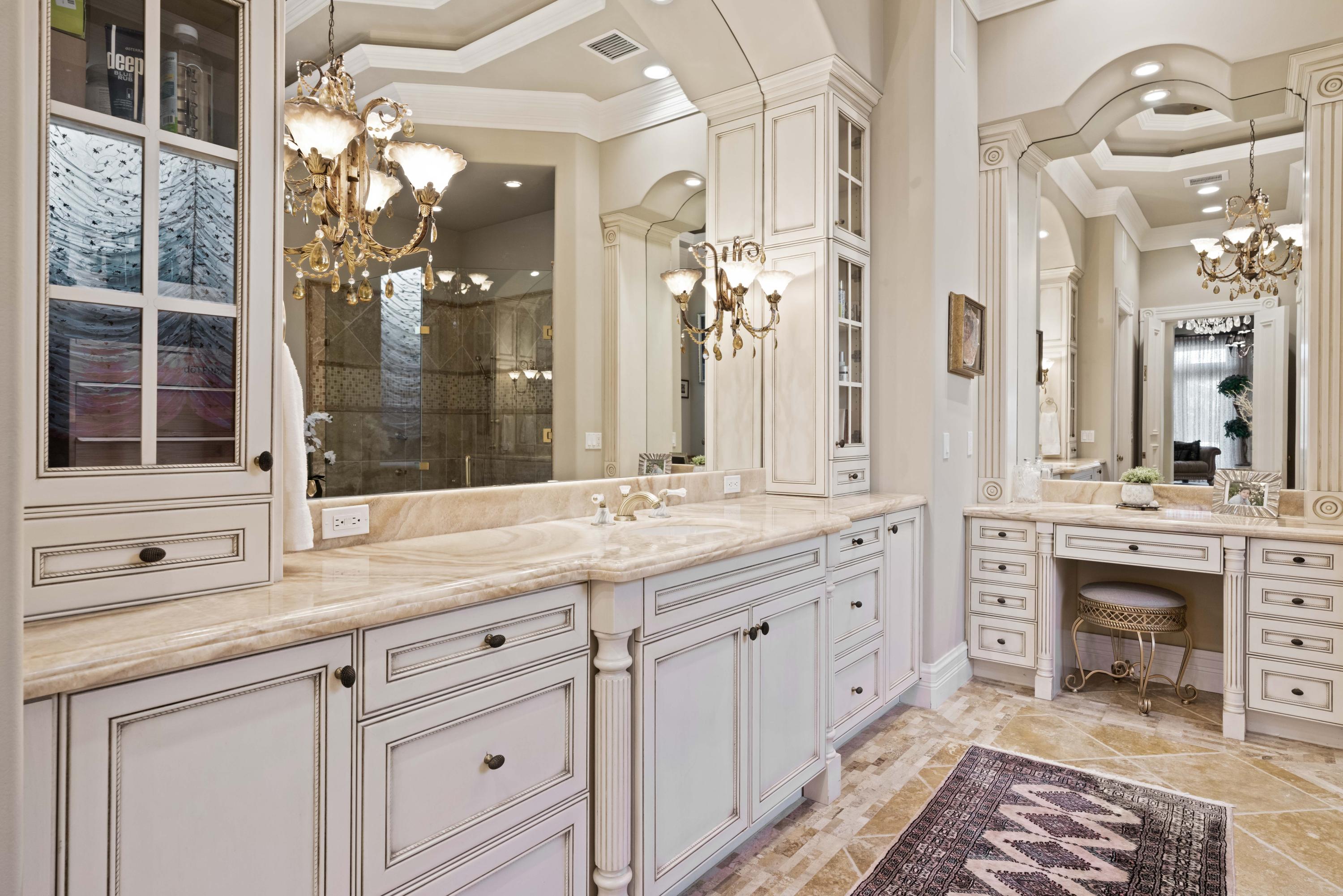 ADMIRALS COVE - Residential