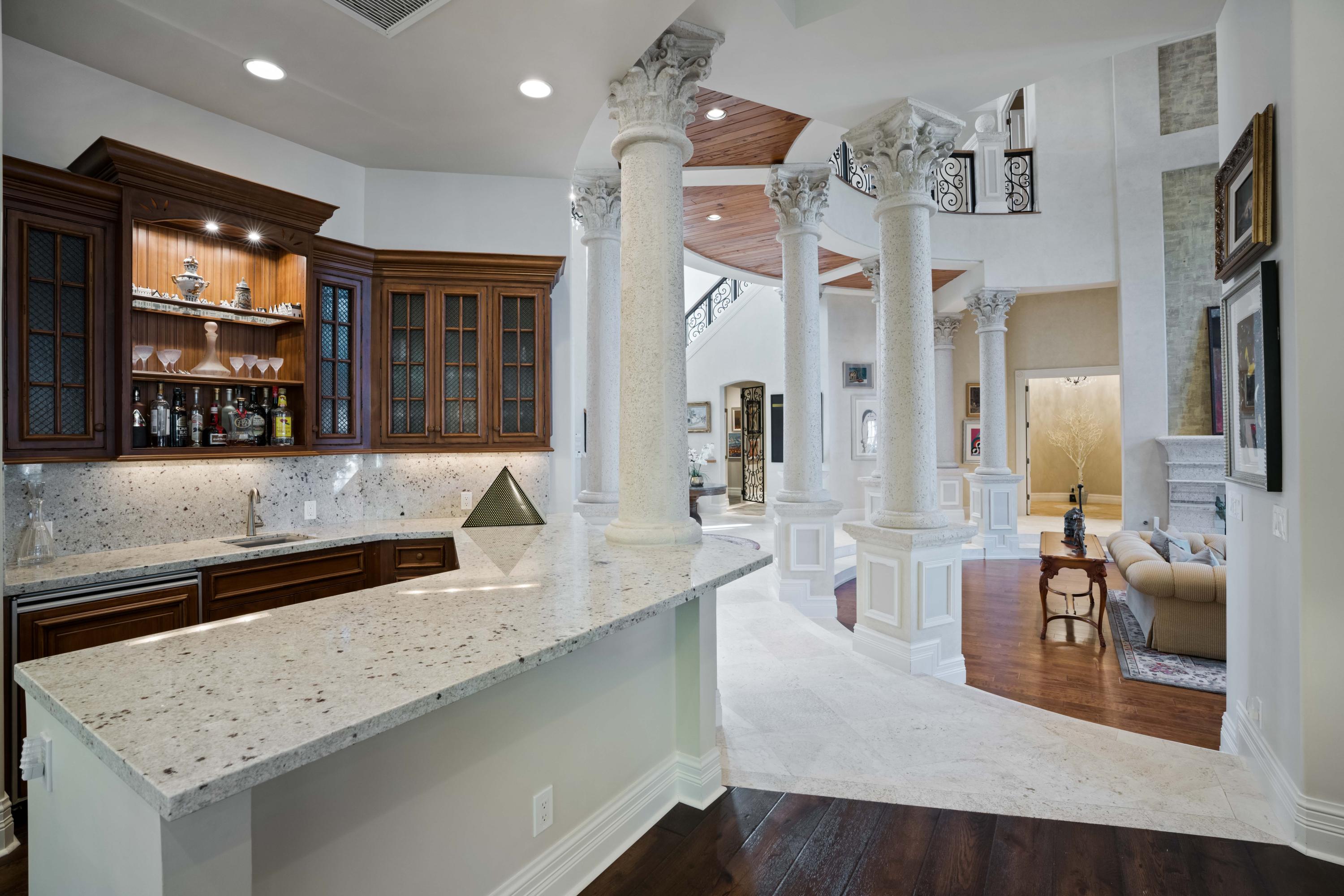 ADMIRALS COVE - Residential