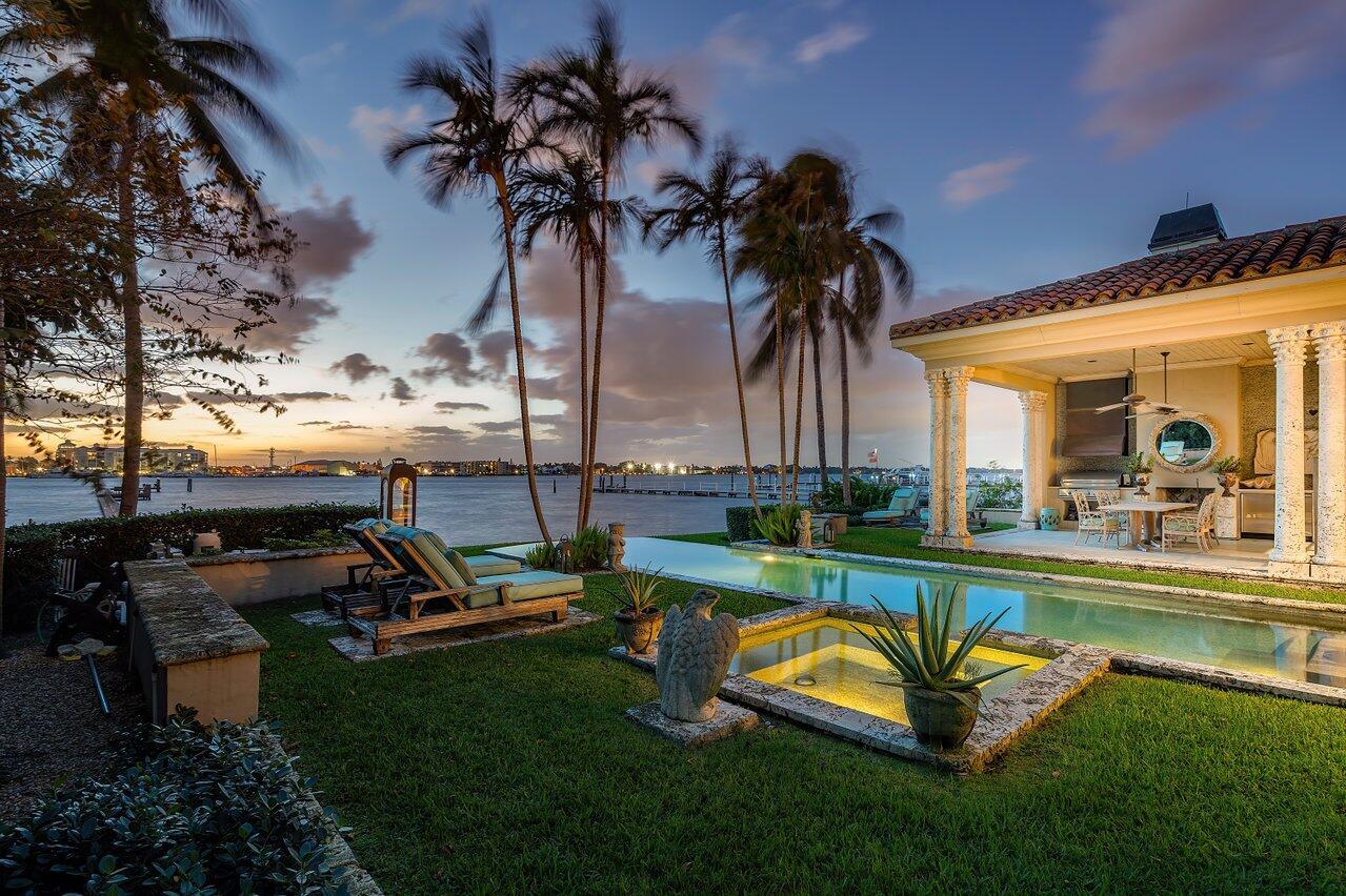 LAKE SHORES LANTANA - Residential