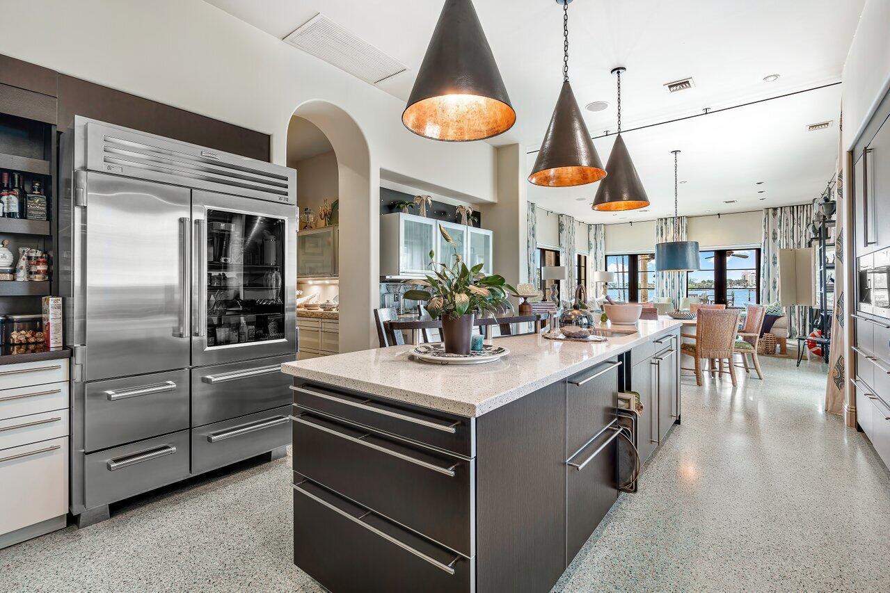 LAKE SHORES LANTANA - Residential