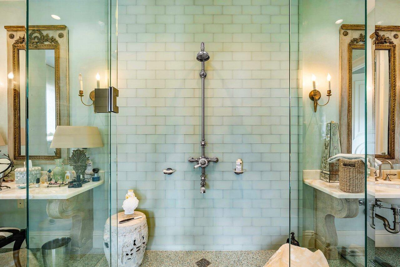 LAKE SHORES LANTANA - Residential