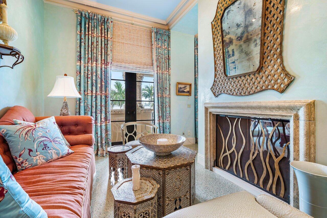 LAKE SHORES LANTANA - Residential