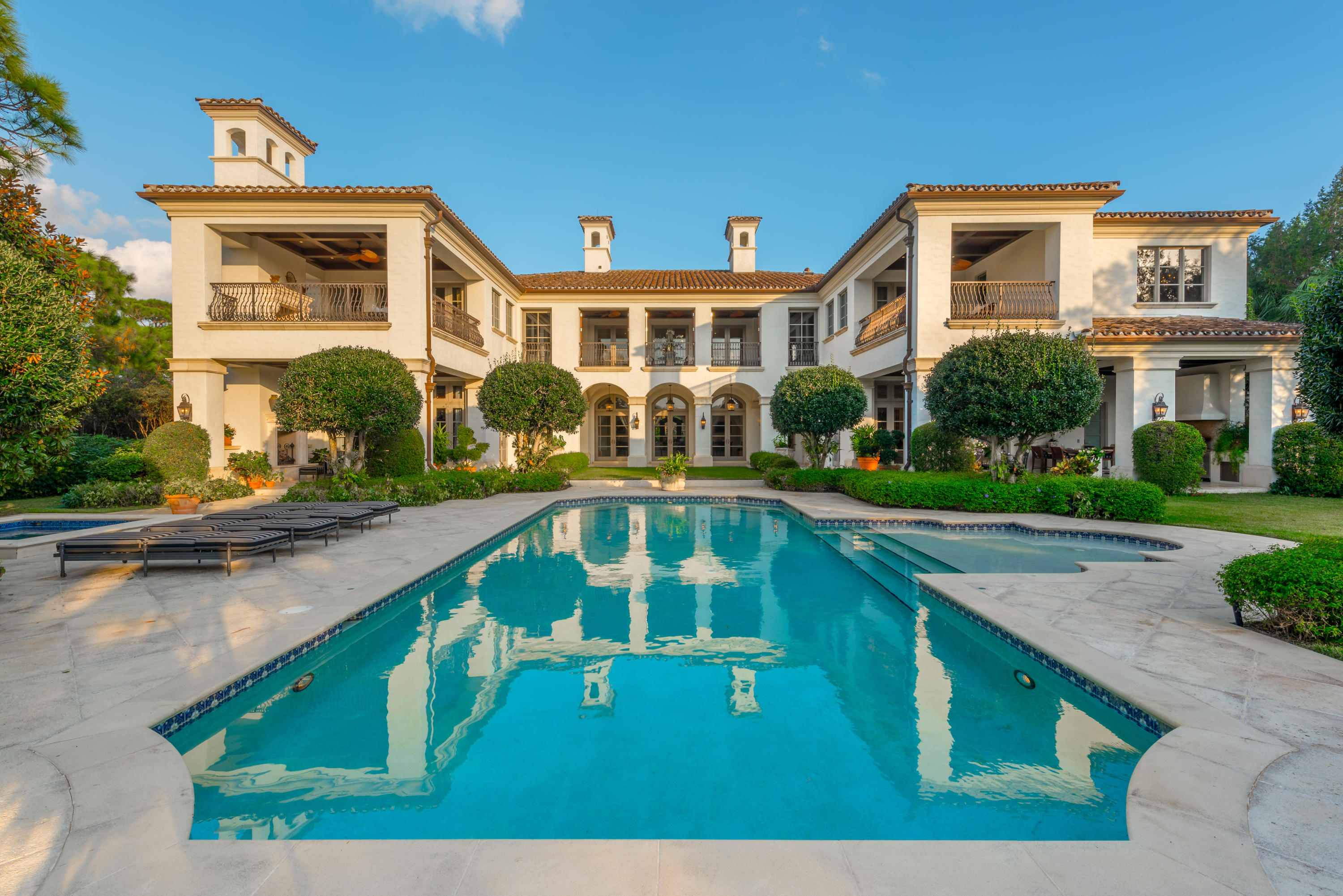 THE BEARS CLUB - Residential