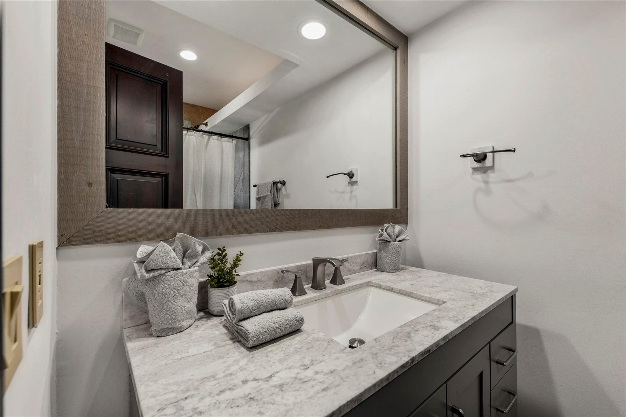 LAUDERDALE SHORES REAMEN PLAT - Residential Lease