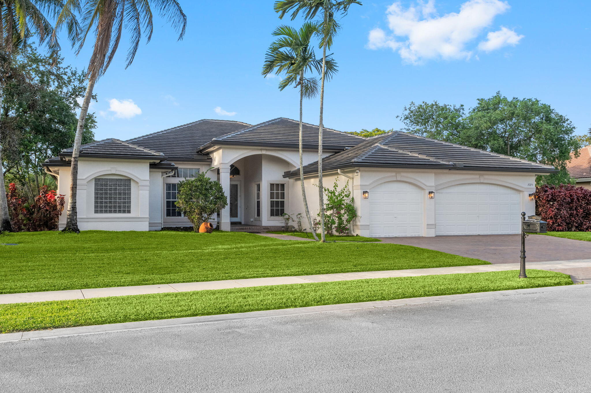 RIVERSTONE - Residential