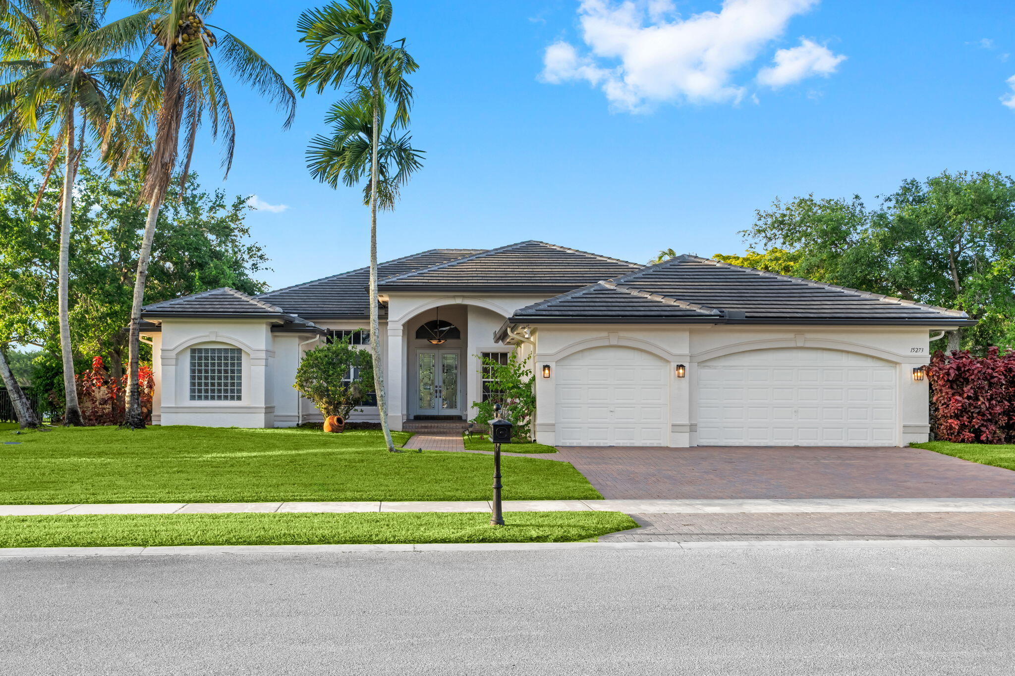 RIVERSTONE - Residential