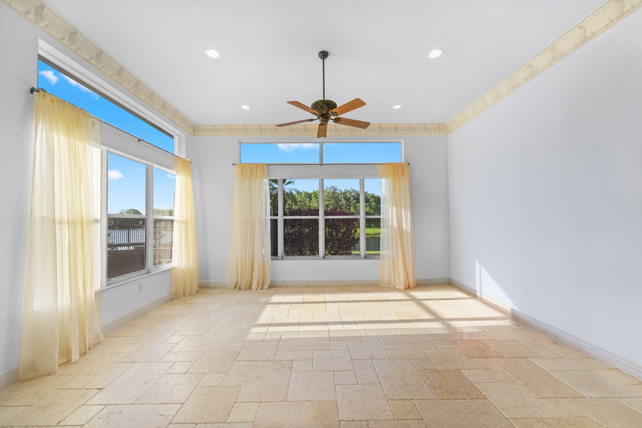RIVERSTONE - Residential