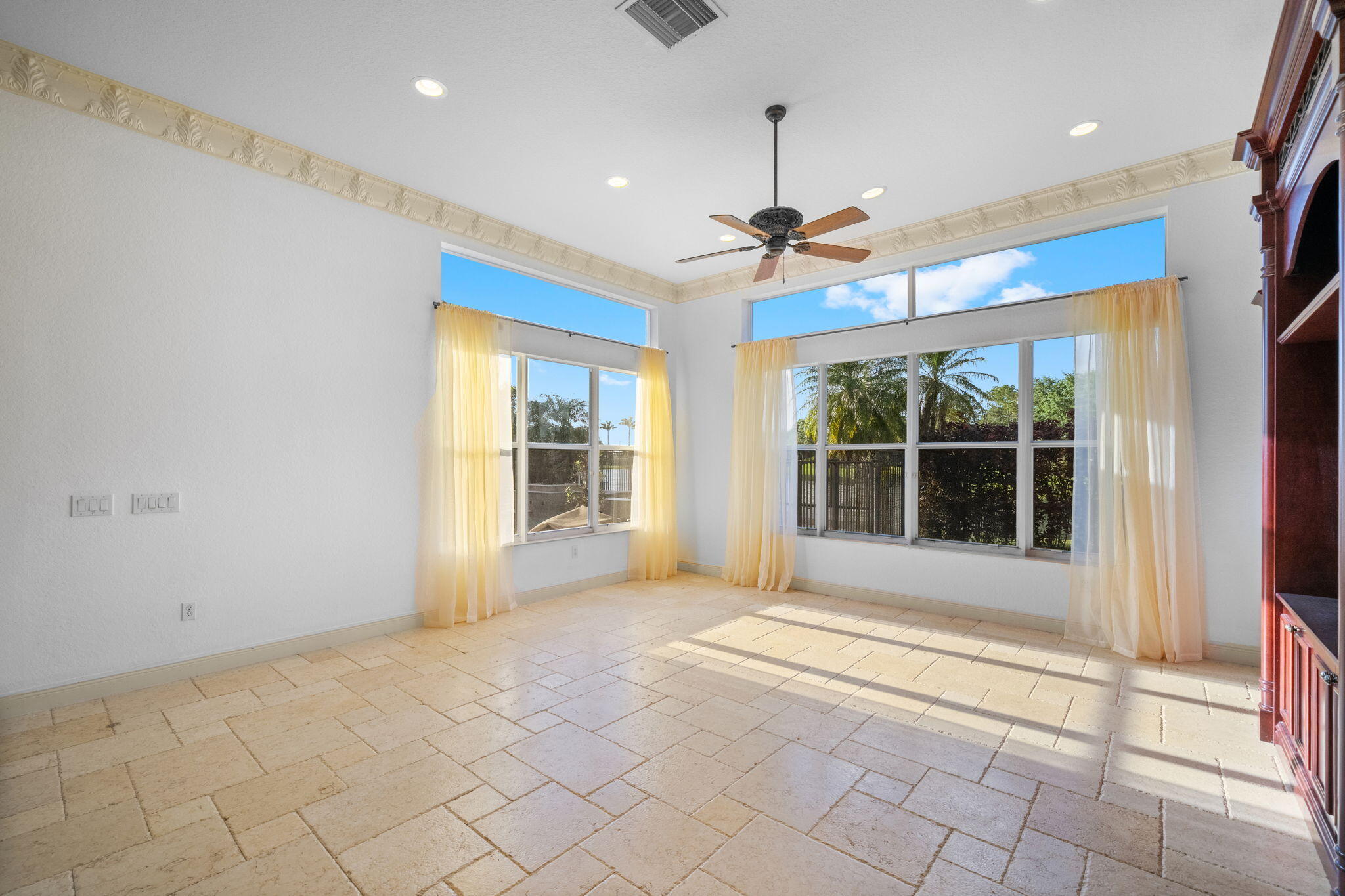 RIVERSTONE - Residential
