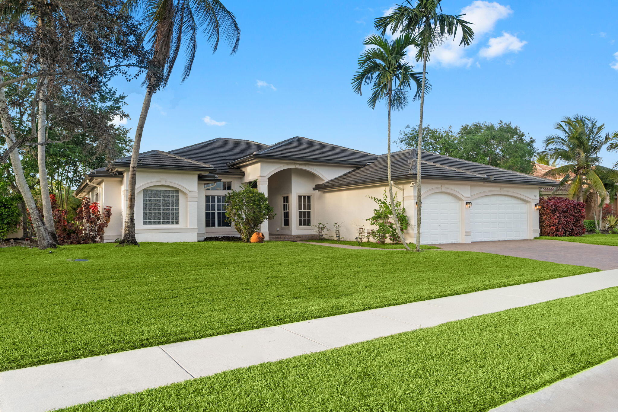 RIVERSTONE - Residential