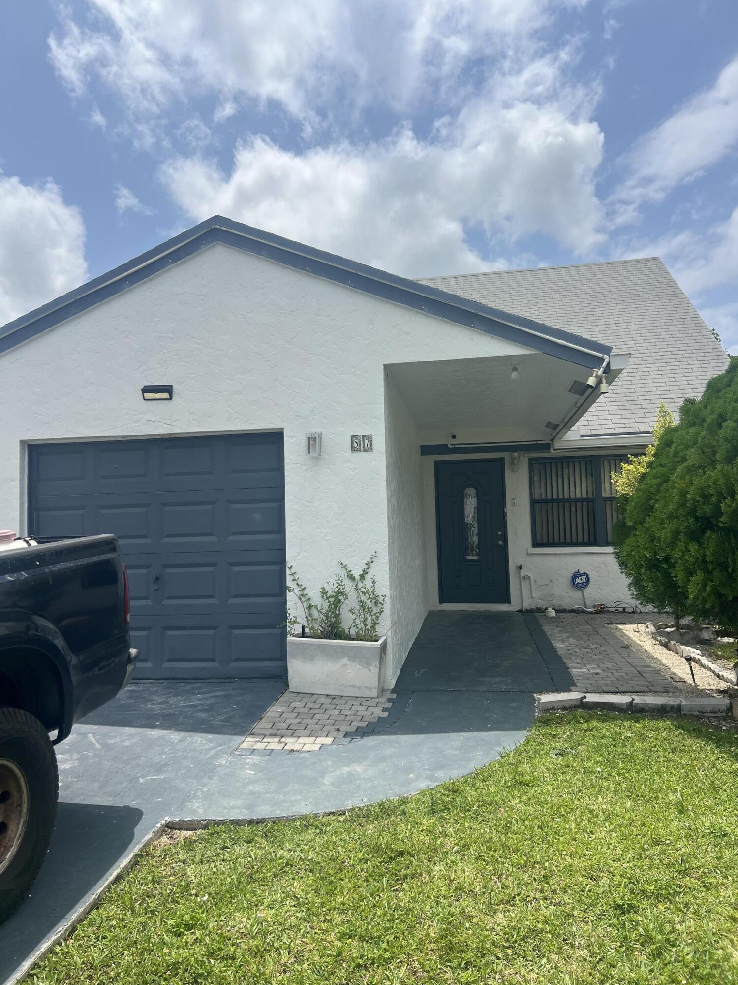 This homme futures 3 bedrooms 2 full bathrooms and a garage that you can choose to use as a 5th living area.