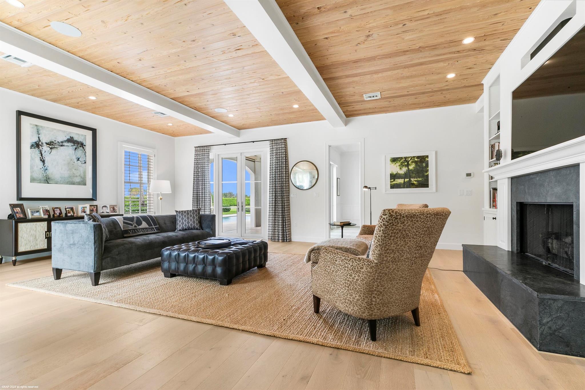 PALM BEACH POINT - Residential