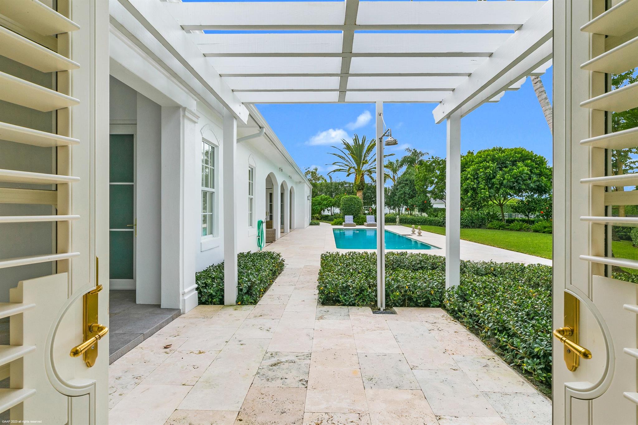 PALM BEACH POINT - Residential
