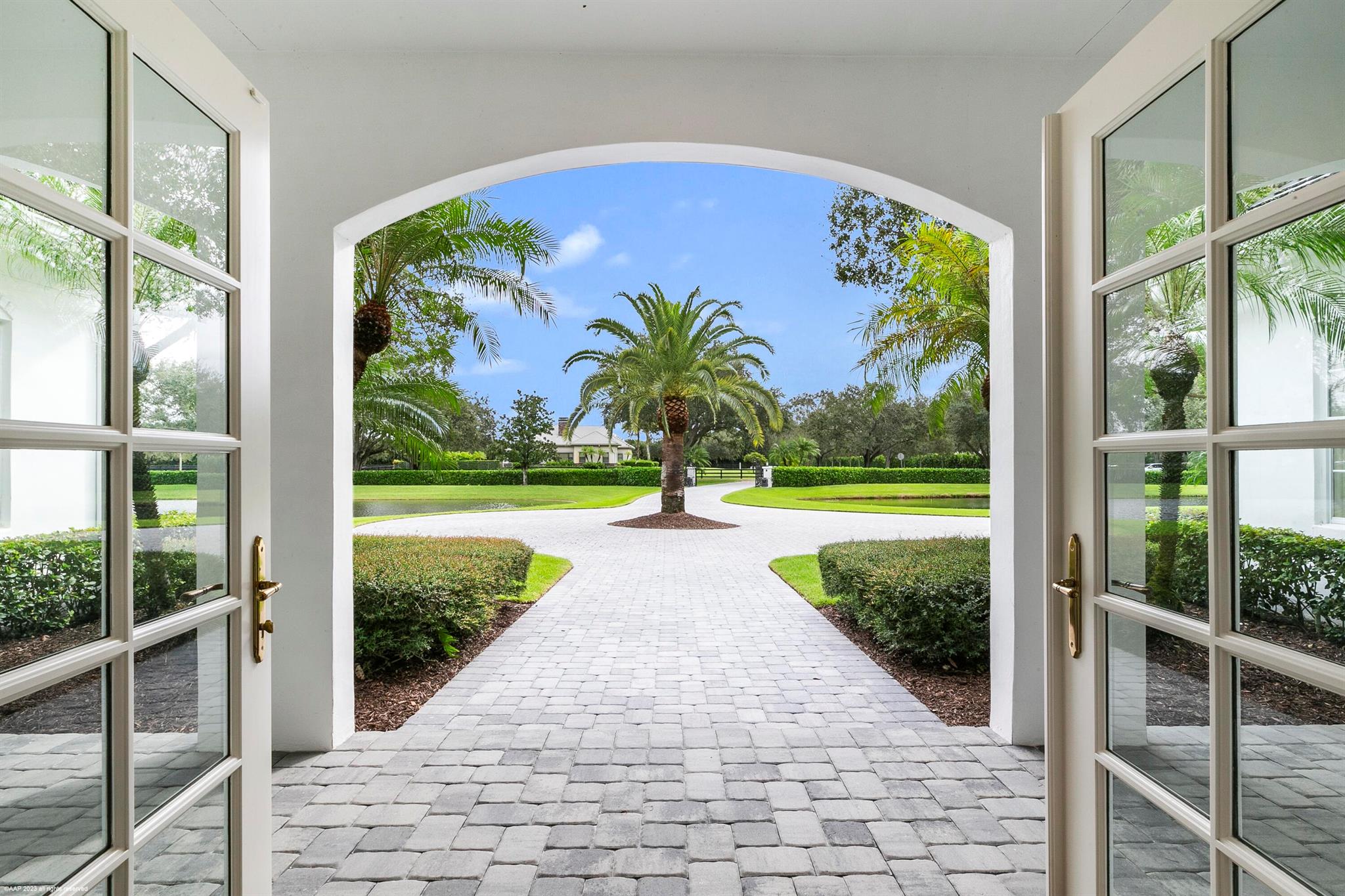 PALM BEACH POINT - Residential