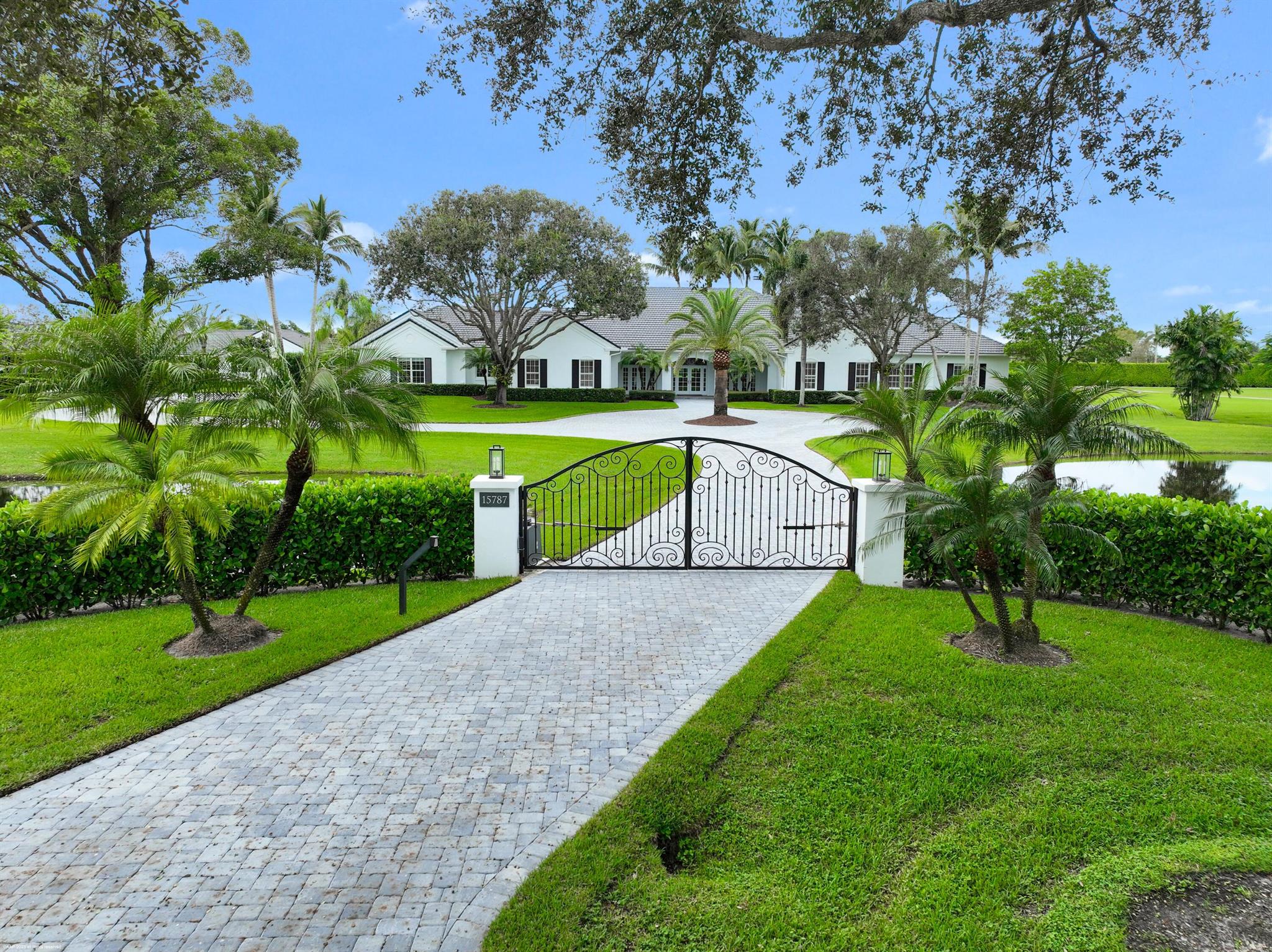 PALM BEACH POINT - Residential