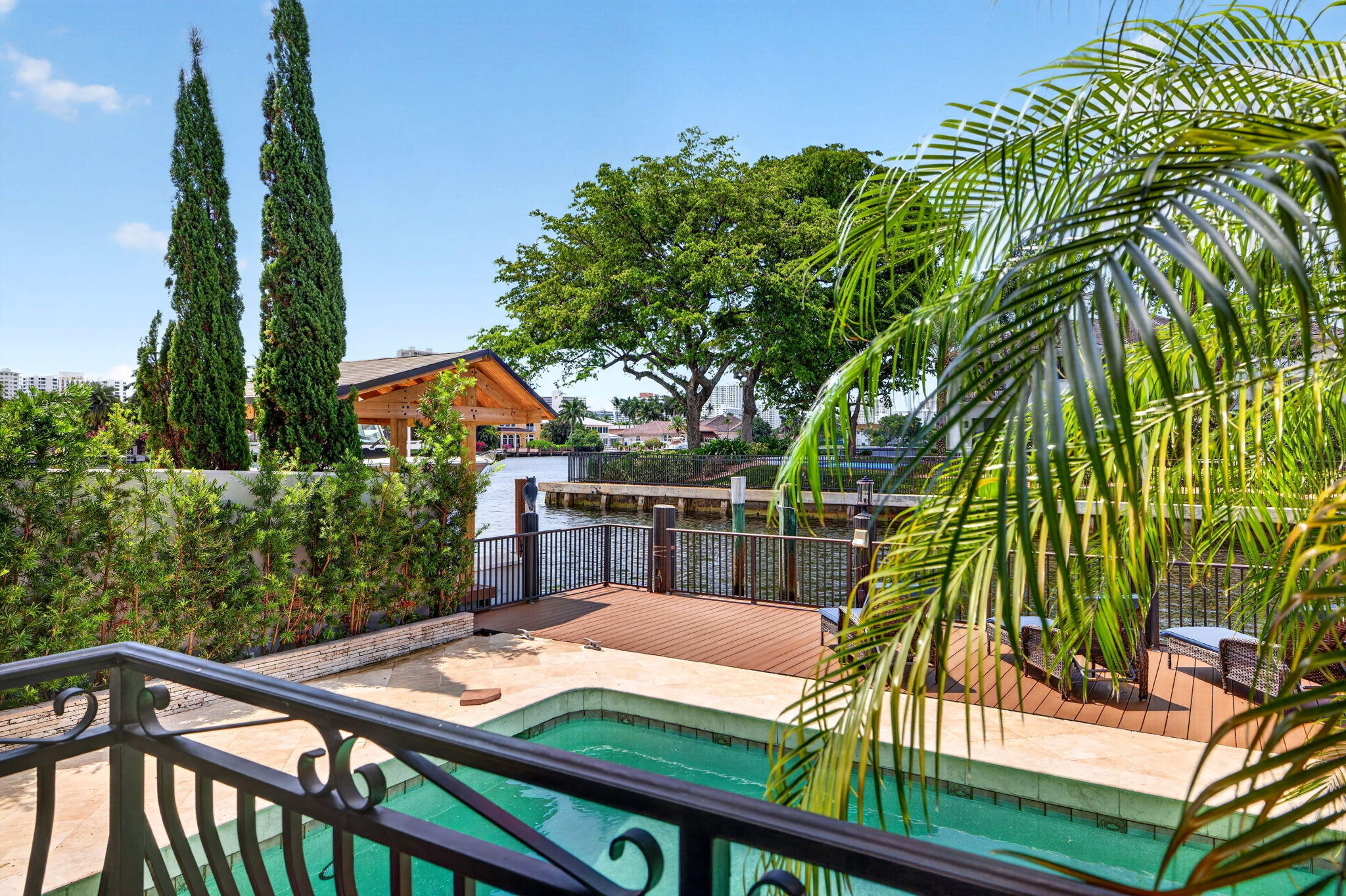 CORAL RIDGE COUNTRY CLUB - Residential