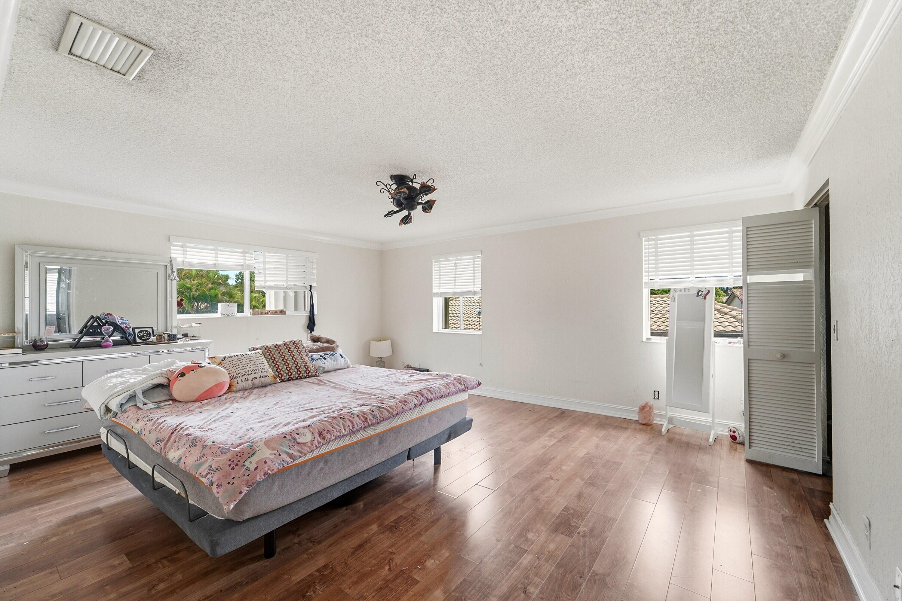 KENSINGTON - Residential