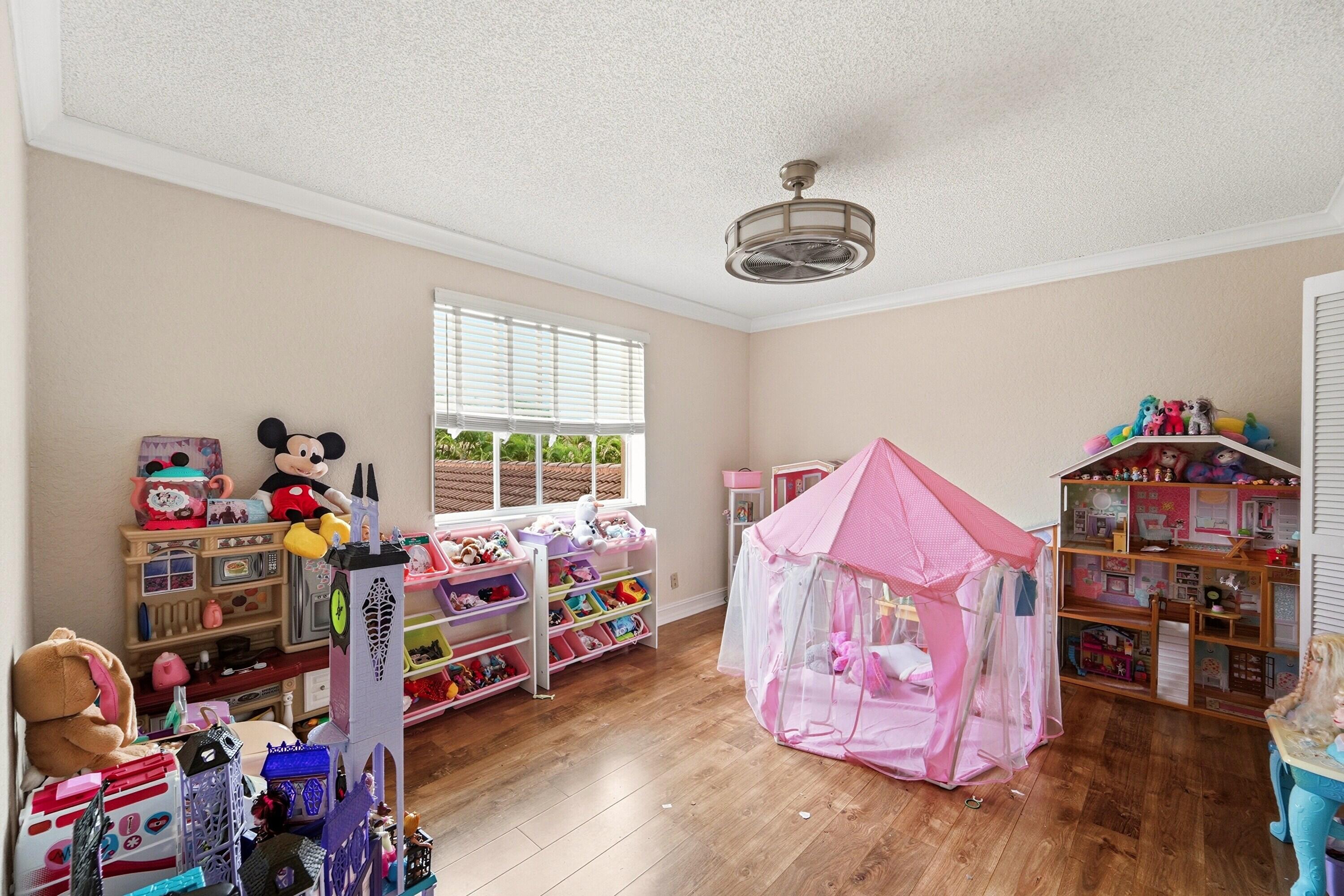KENSINGTON - Residential