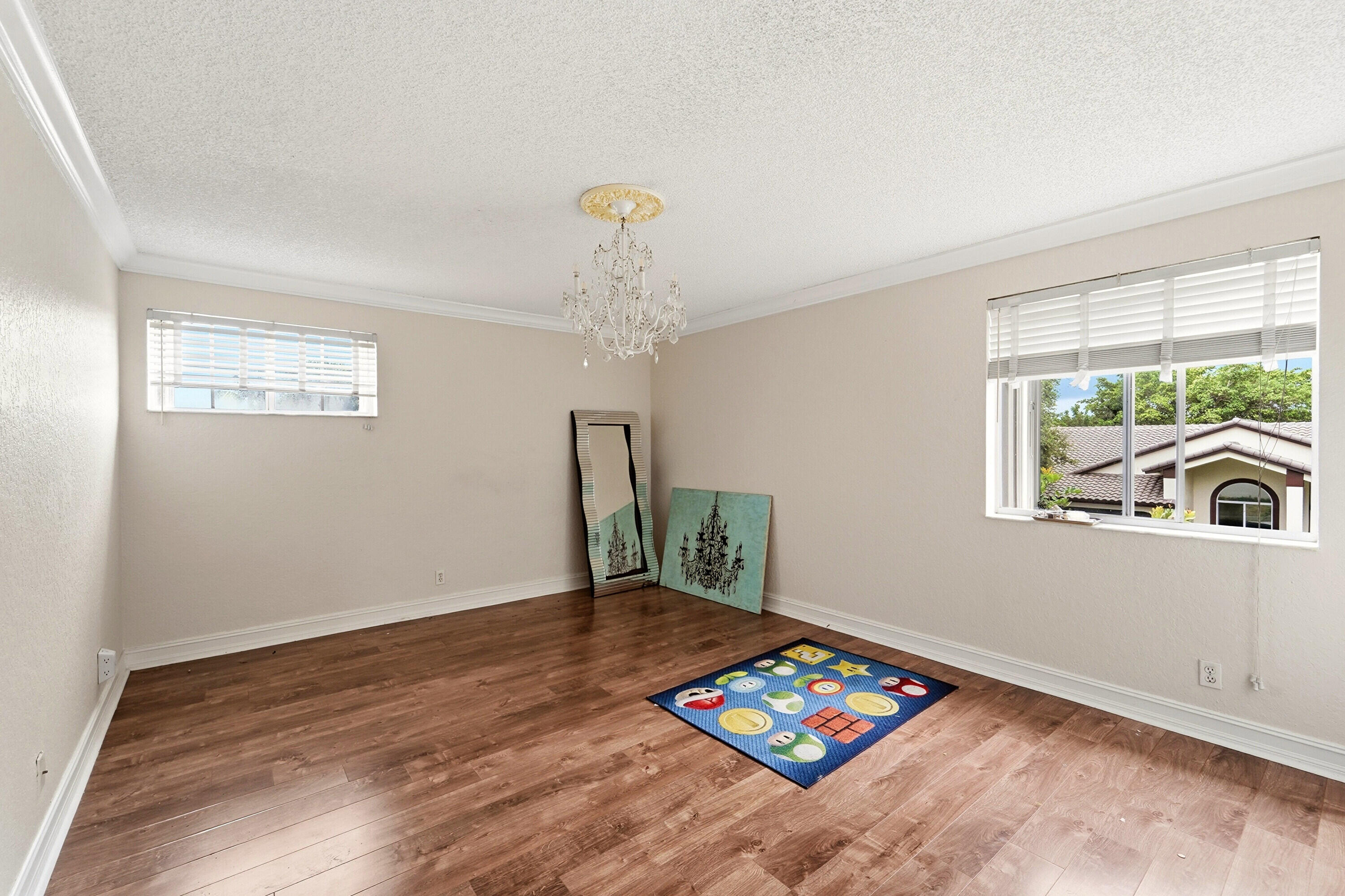 KENSINGTON - Residential