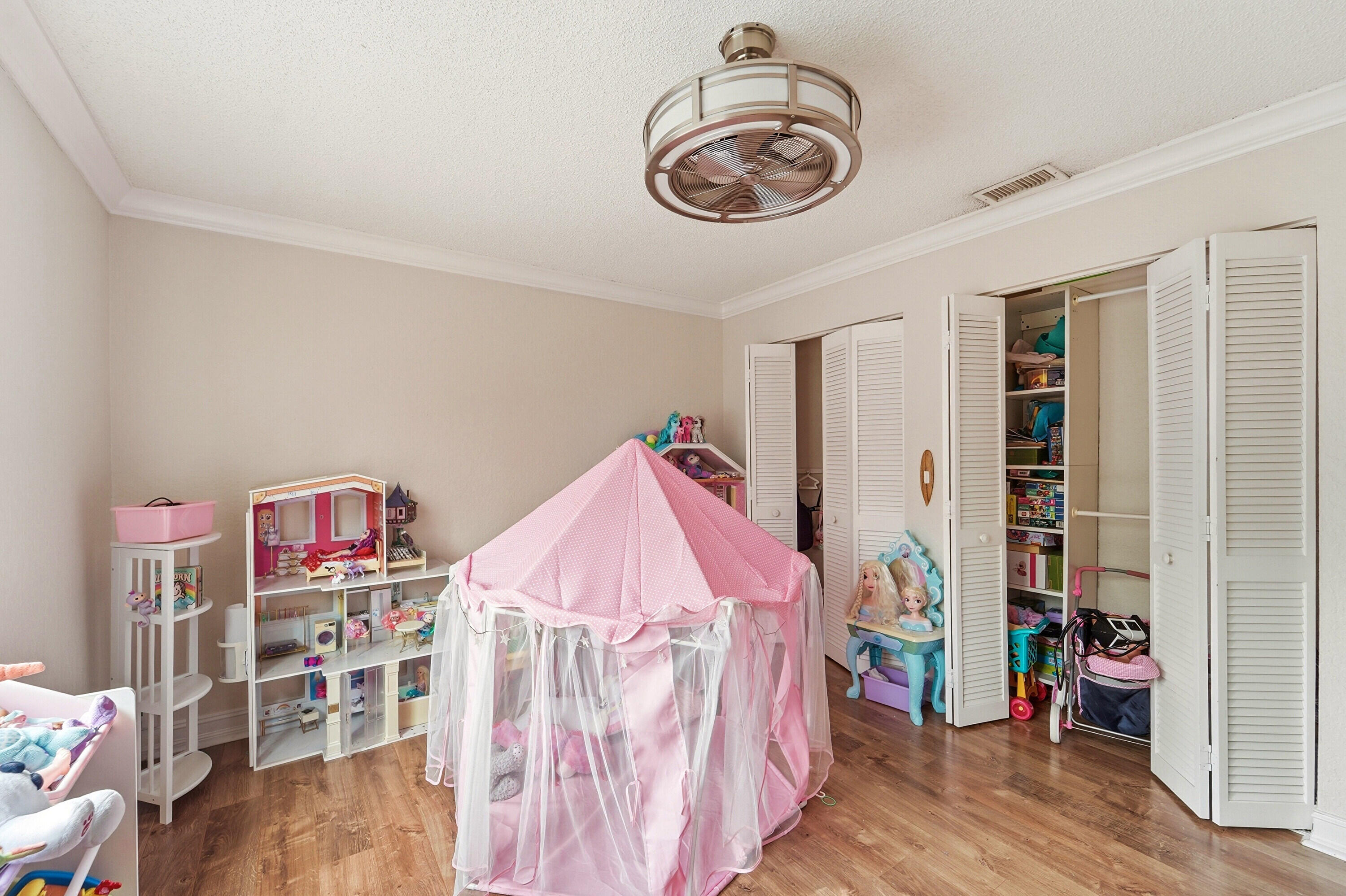 KENSINGTON - Residential
