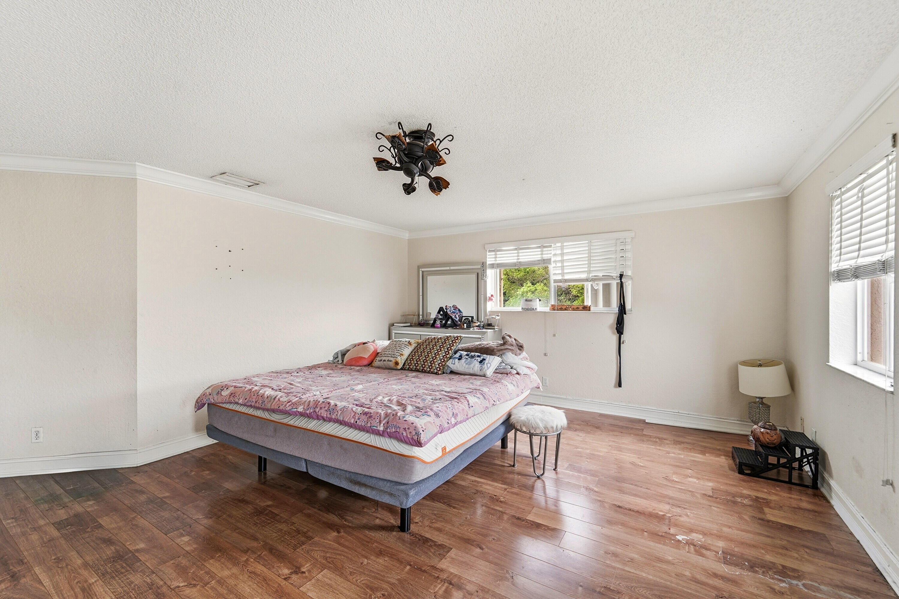 KENSINGTON - Residential