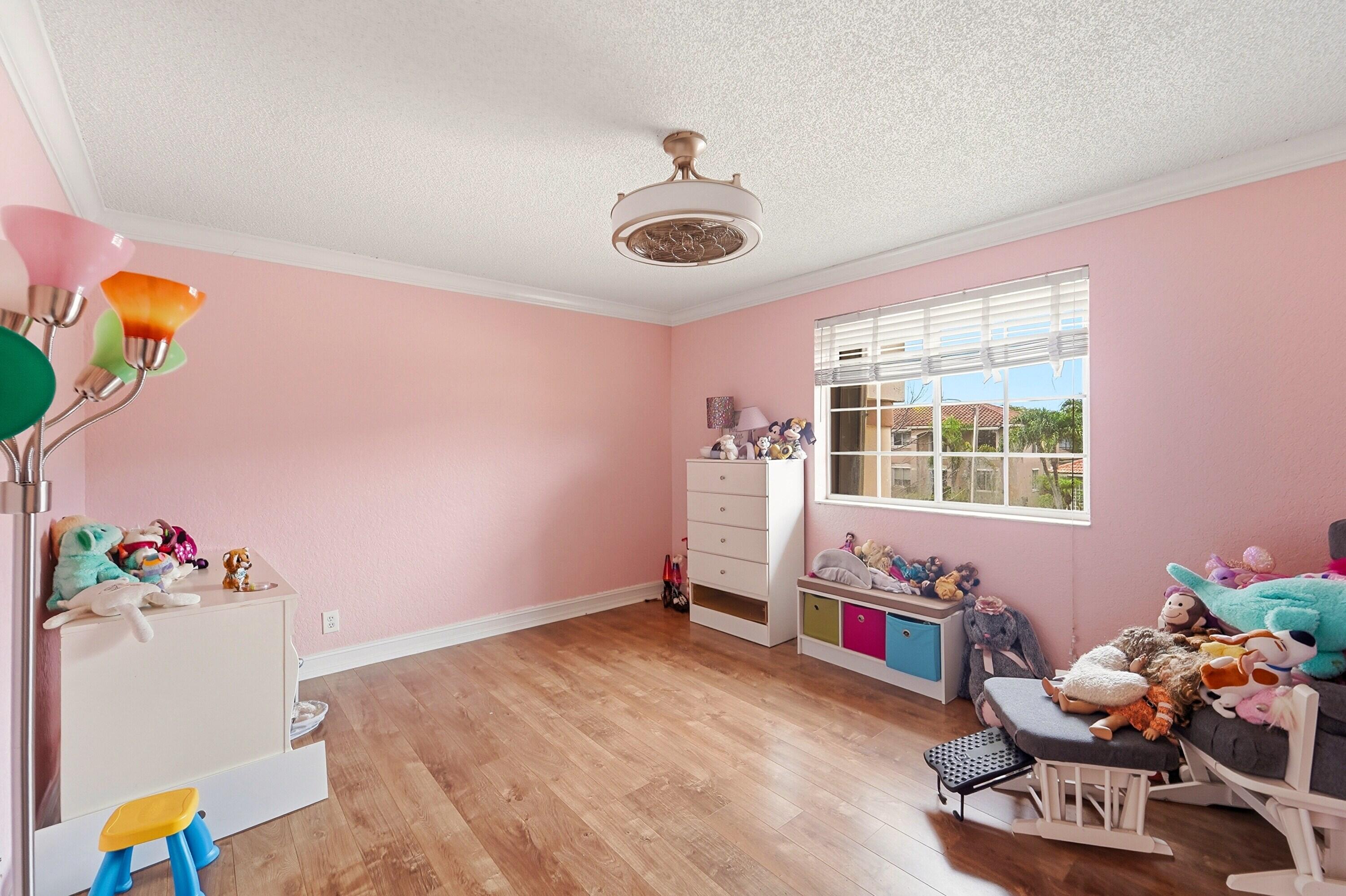 KENSINGTON - Residential