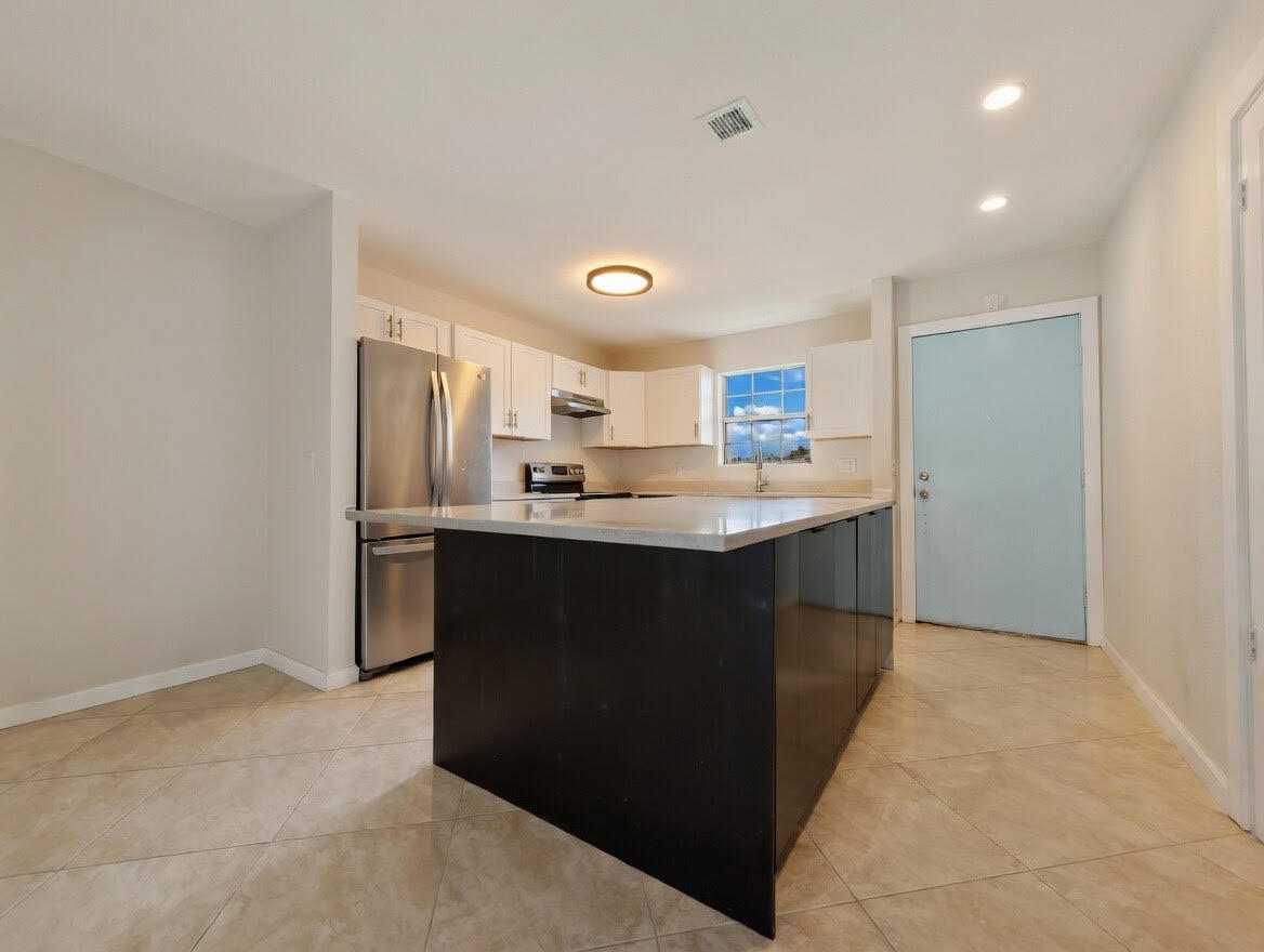 FOREST HILLS CONDO SOUTH - Residential