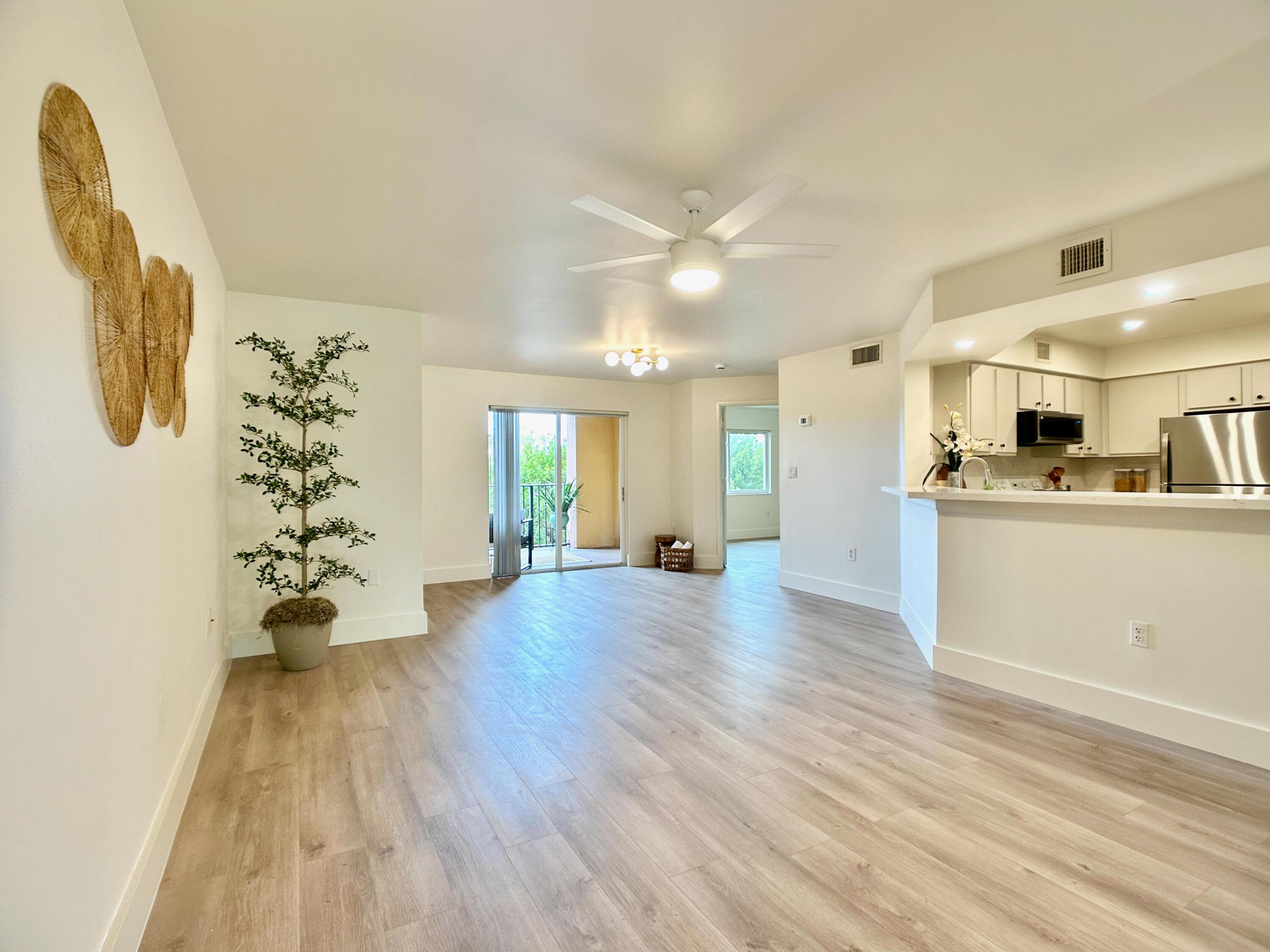 HYPOLUXOS MARINERS CAY CONDO - Residential