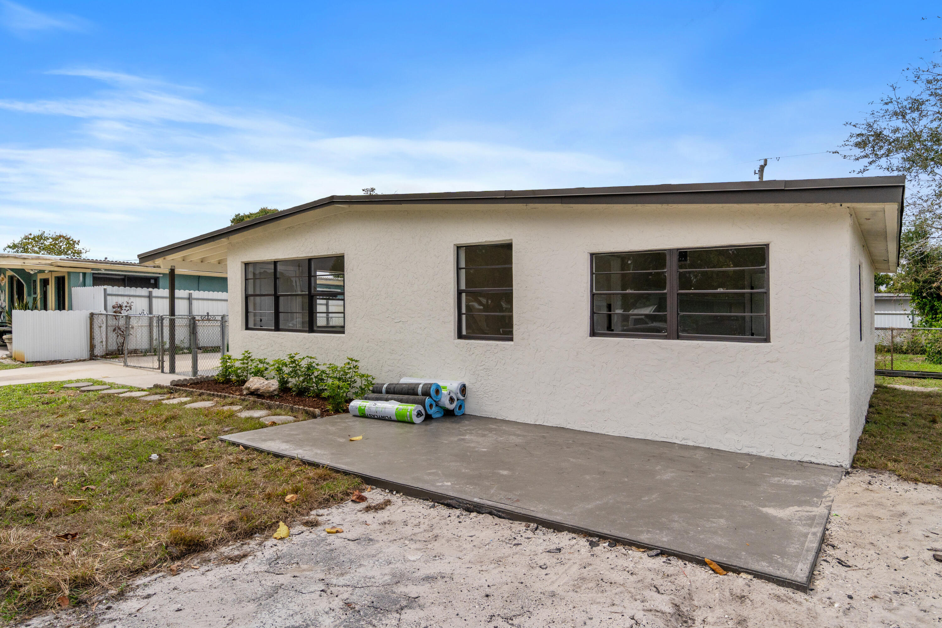 FOREST HILL VILLAGE 3 - Residential Lease