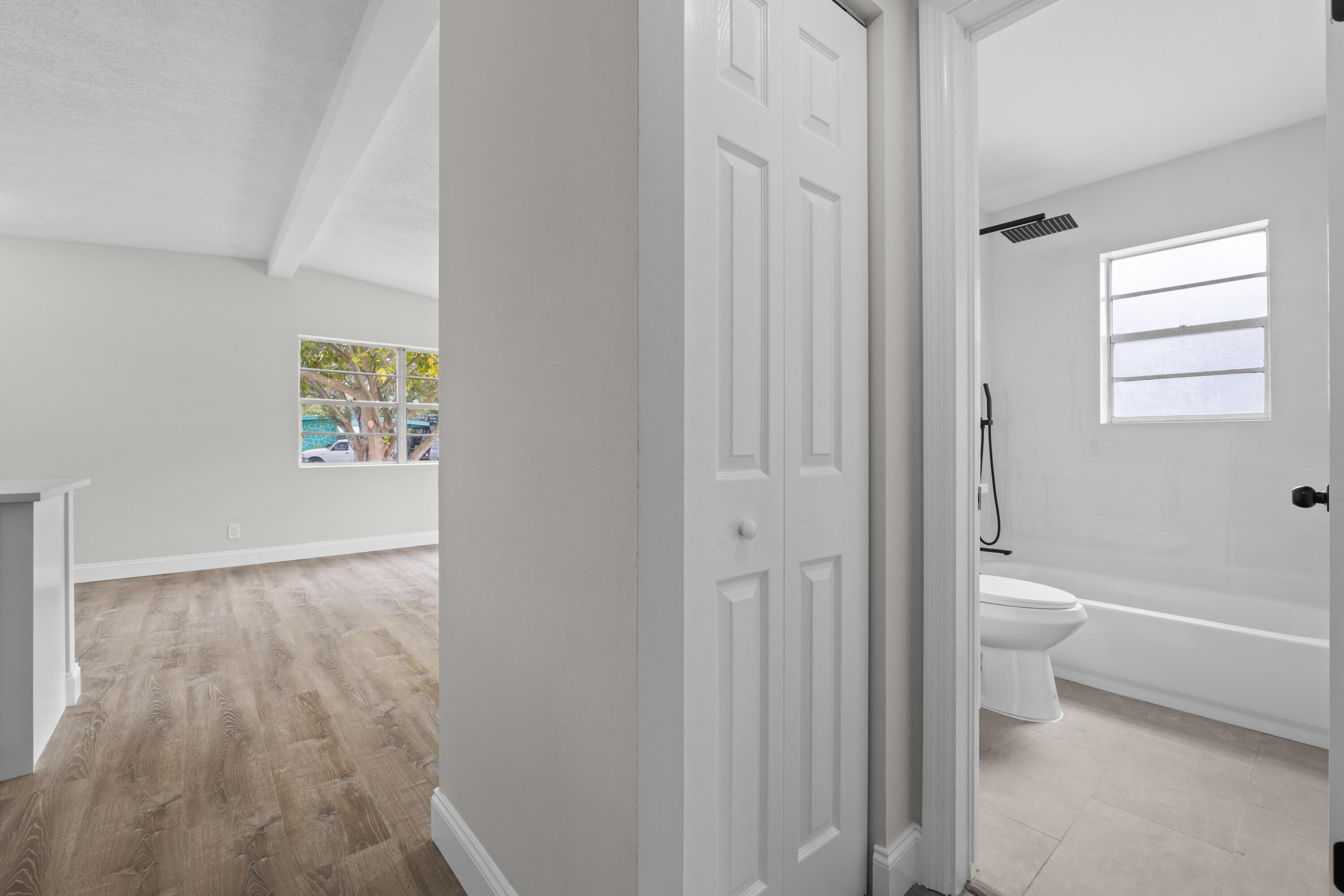 FOREST HILL VILLAGE 3 - Residential Lease