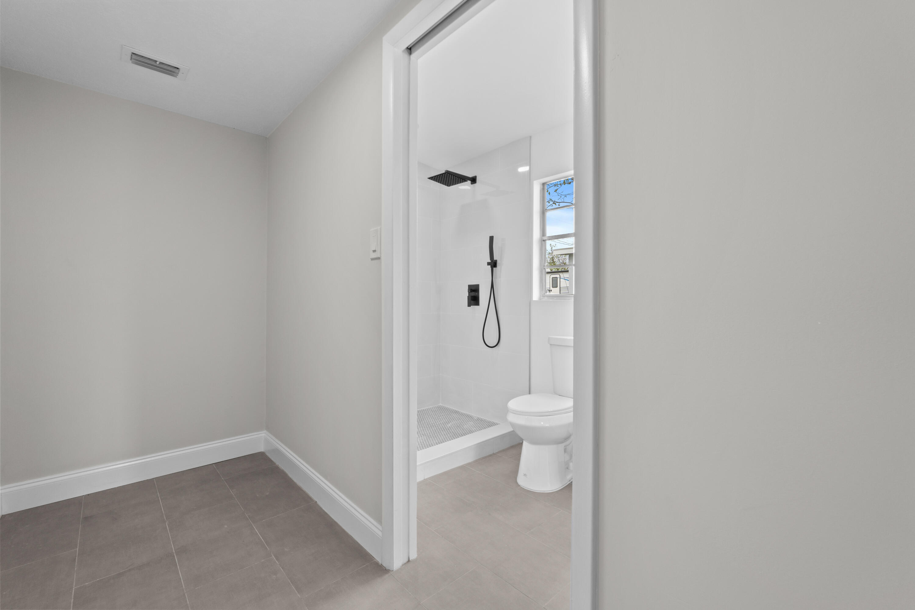 FOREST HILL VILLAGE 3 - Residential Lease