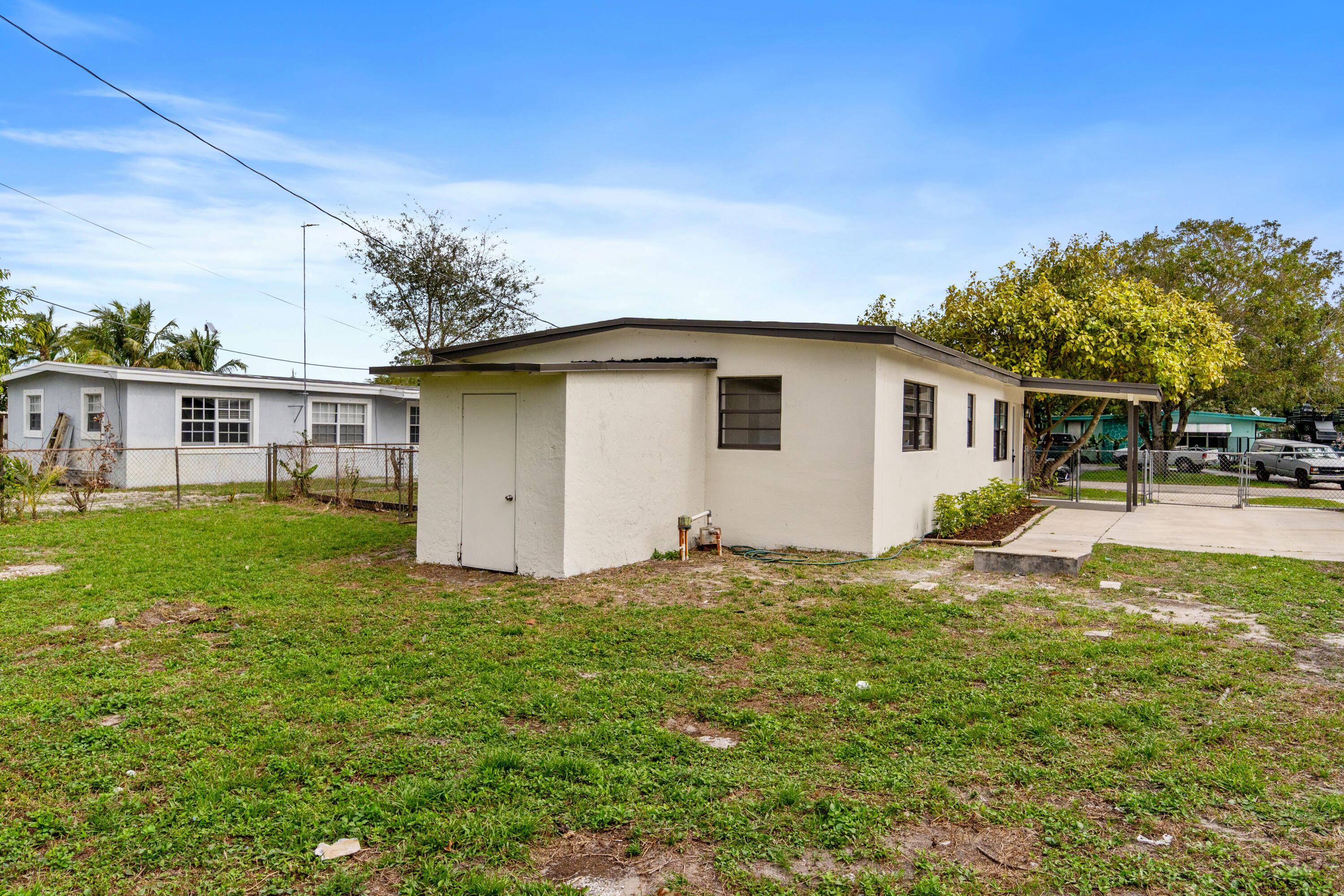 FOREST HILL VILLAGE 3 - Residential Lease