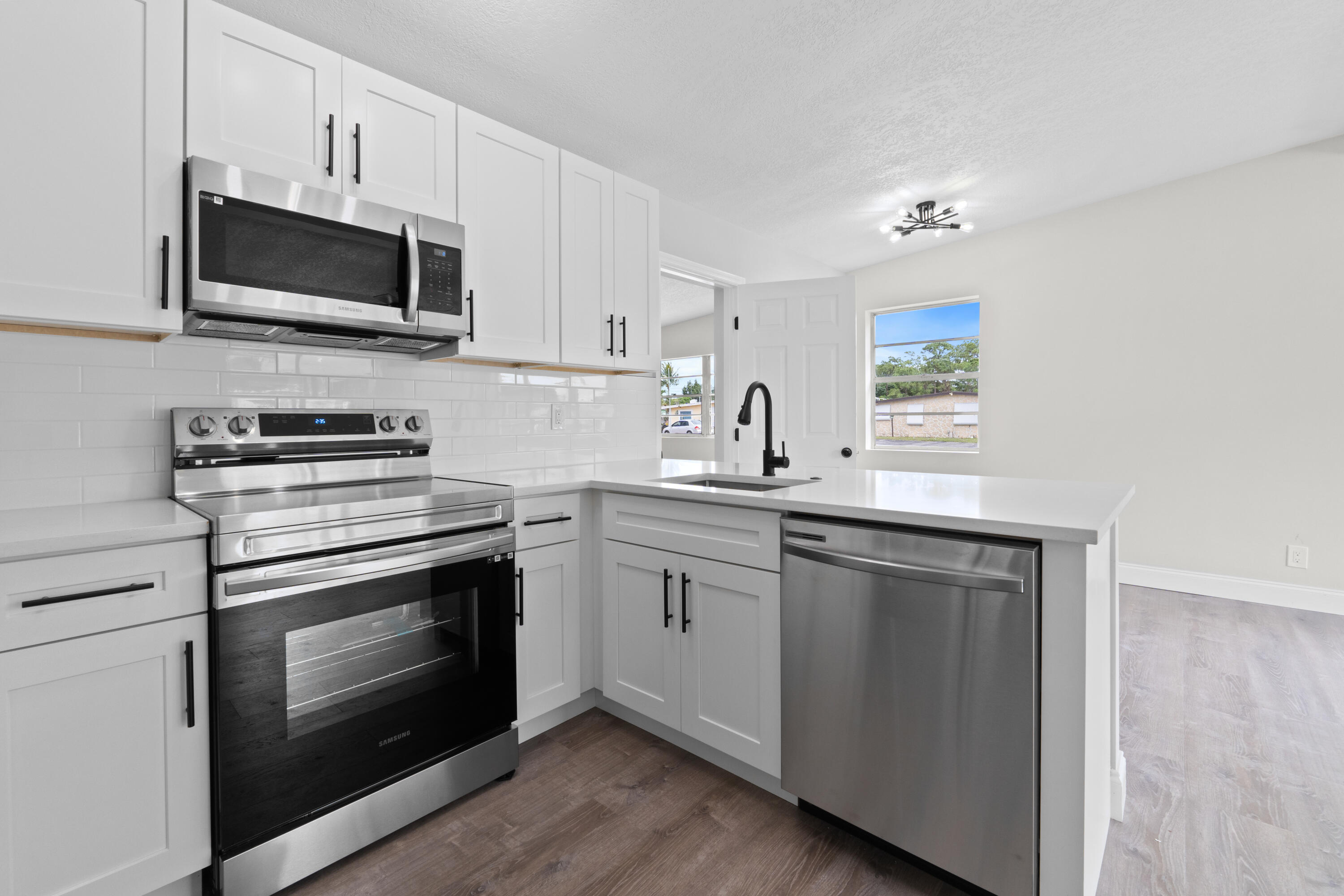 FOREST HILL VILLAGE 3 - Residential Lease