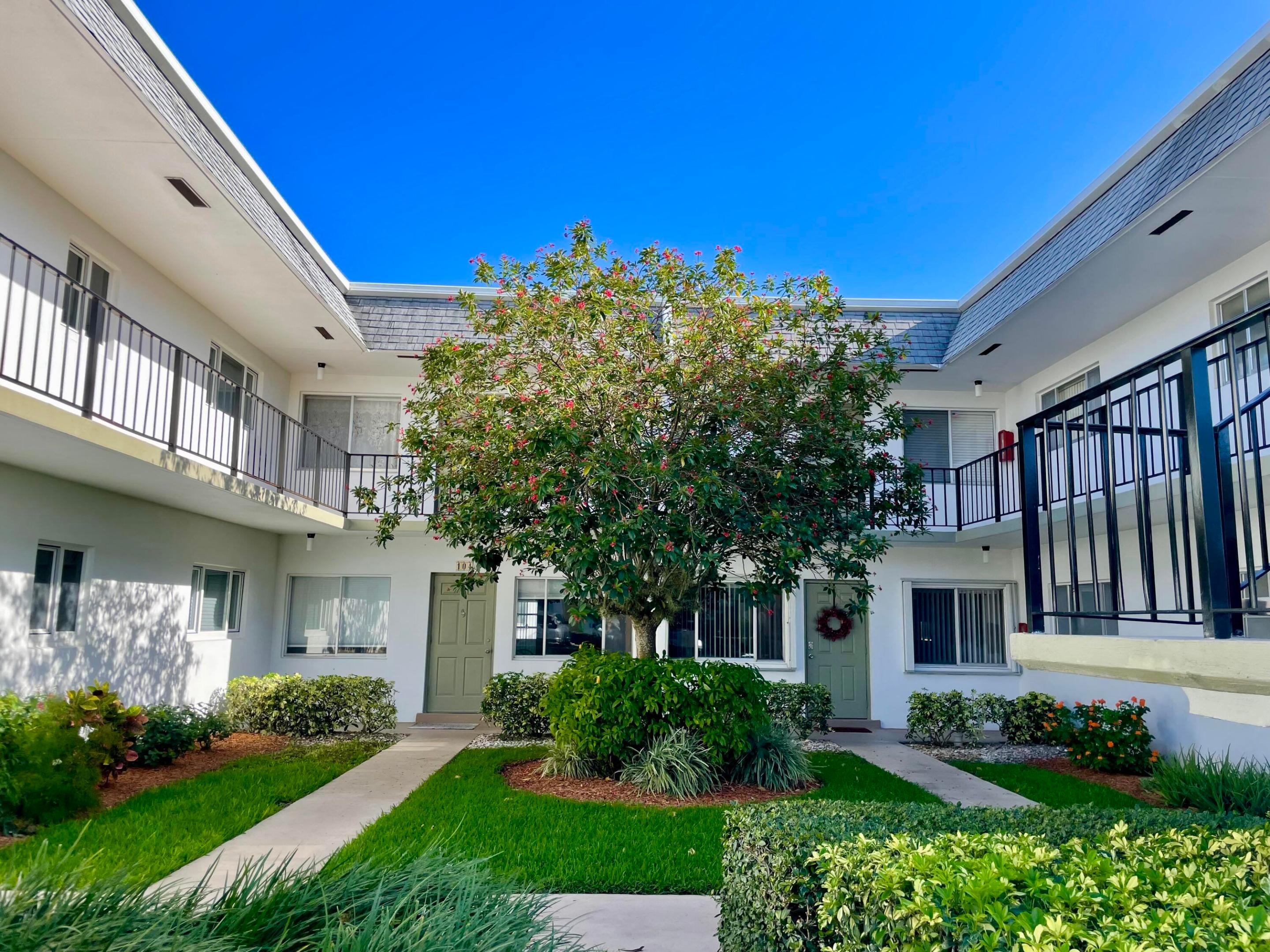 Beautifully updated furnished spotless condo in Resort Style 55+ Murry Hills, 1 bedroom, 1 bath, king size, 734 sf, on 2nd floor. CABLE TV, INTERNET included in rent!!! Laminate flooring throughout. Central A/C. Large Master Bedroom connected w/ screened balcony/ Florida room. Bathroom w/ bathtub/shower. Great location, walk to the pool and around Lake Osborne, 8 minutes to beach. Murry Hills has wonderful rec facilities, security TV cameras & amenities like swimming pool, grill area, gym, saunas, Bocce, shuffleboard, library, Ping Pong, Billiard Room Auditorium, Arts & Craft room, car wash place. 680+ credit score required by HOA. No pets. Only 1 assigned parking.