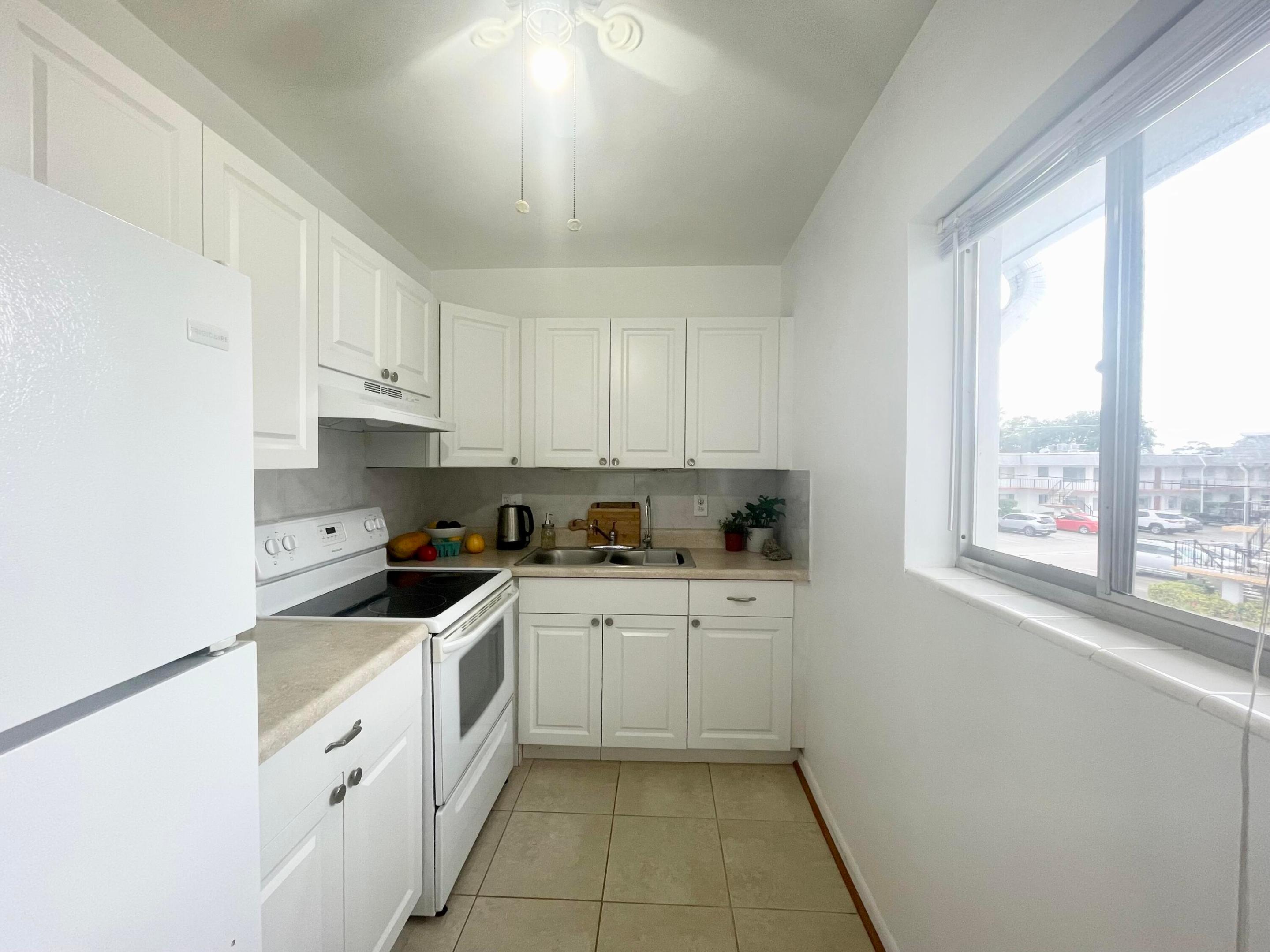 MURRY HILLS - Residential Lease