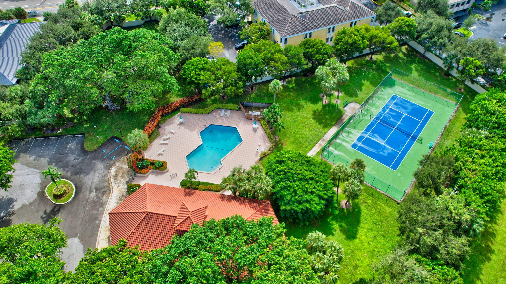PARK AT WINDWOOD CONDO - Residential Lease