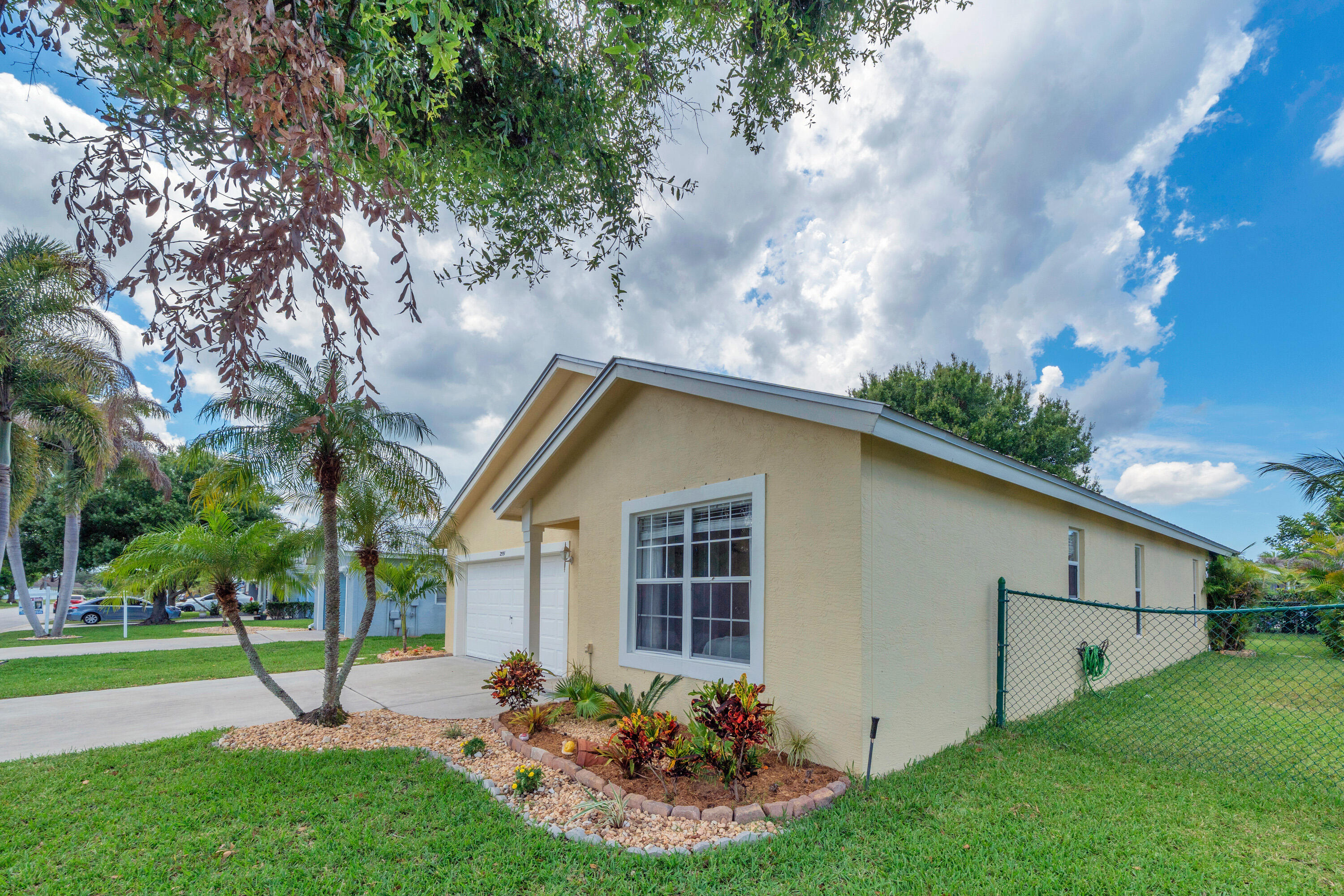ST LUCIE FALLS (AKA RIVER FOREST) - Residential